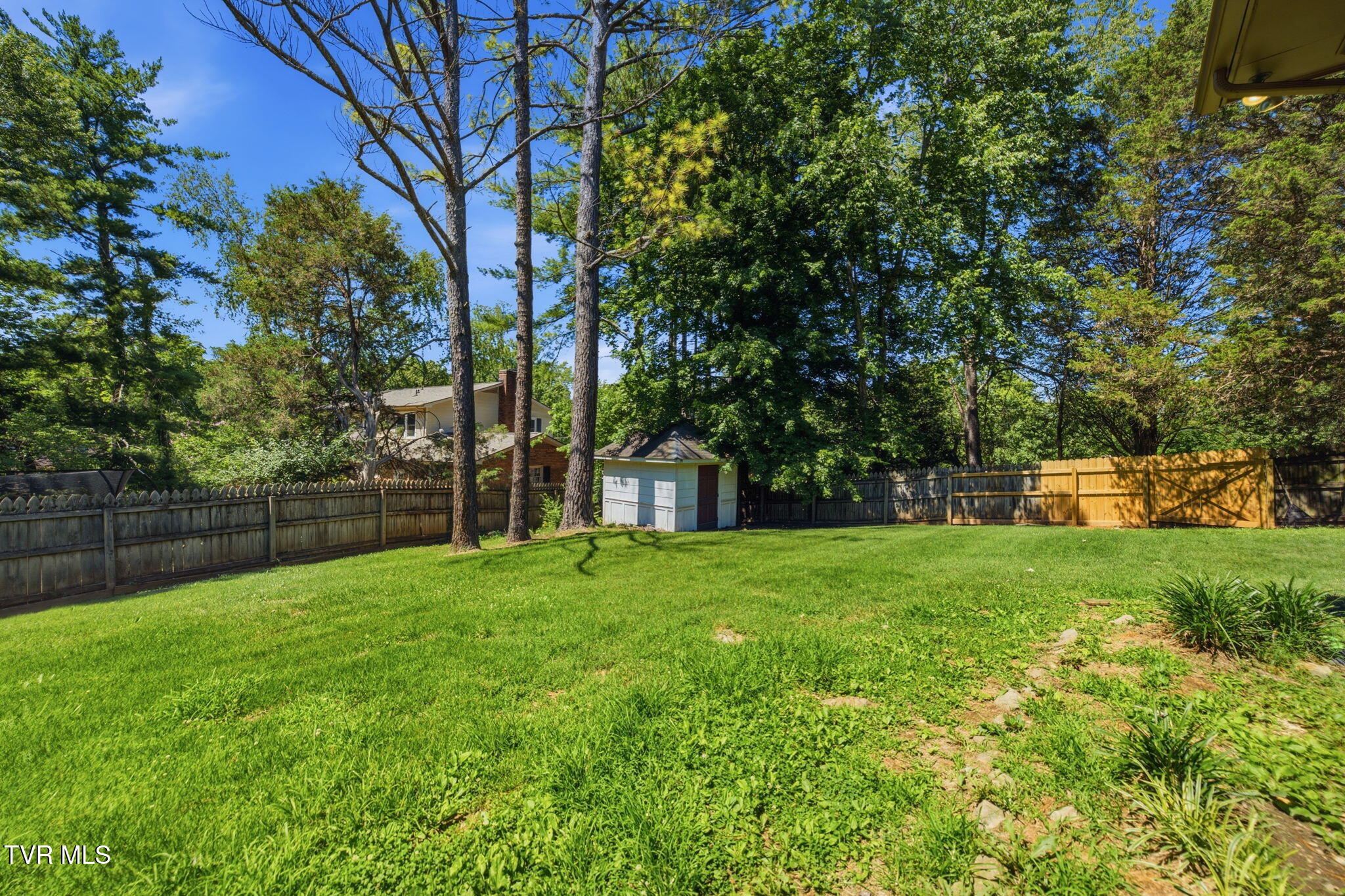 700 Rambling Road