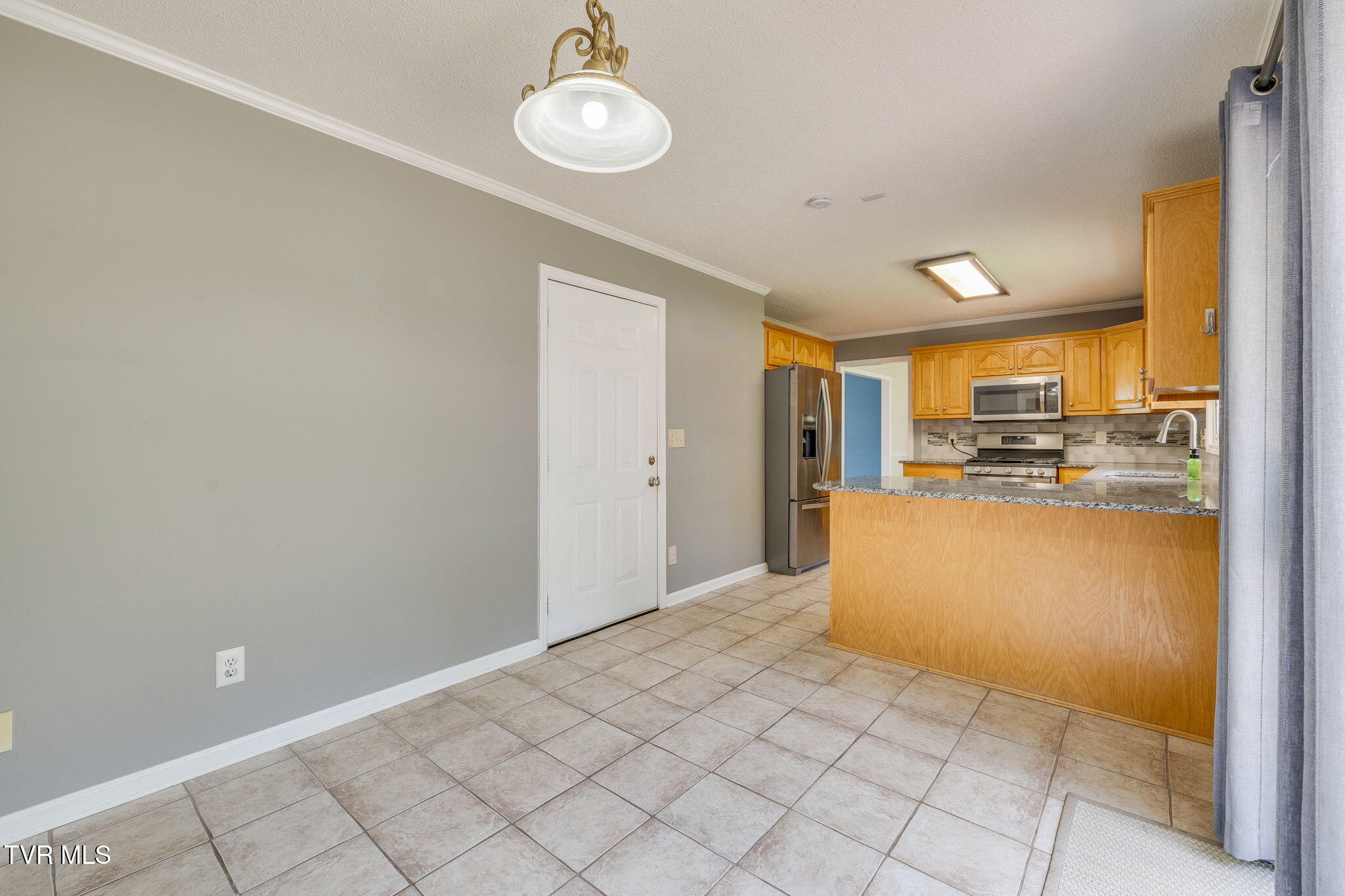601 Crestview Drive