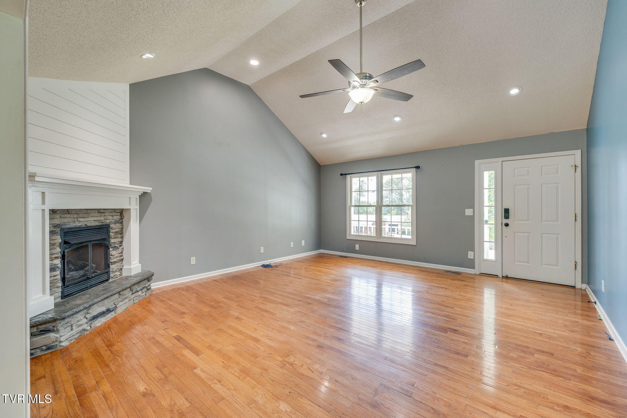 601 Crestview Drive