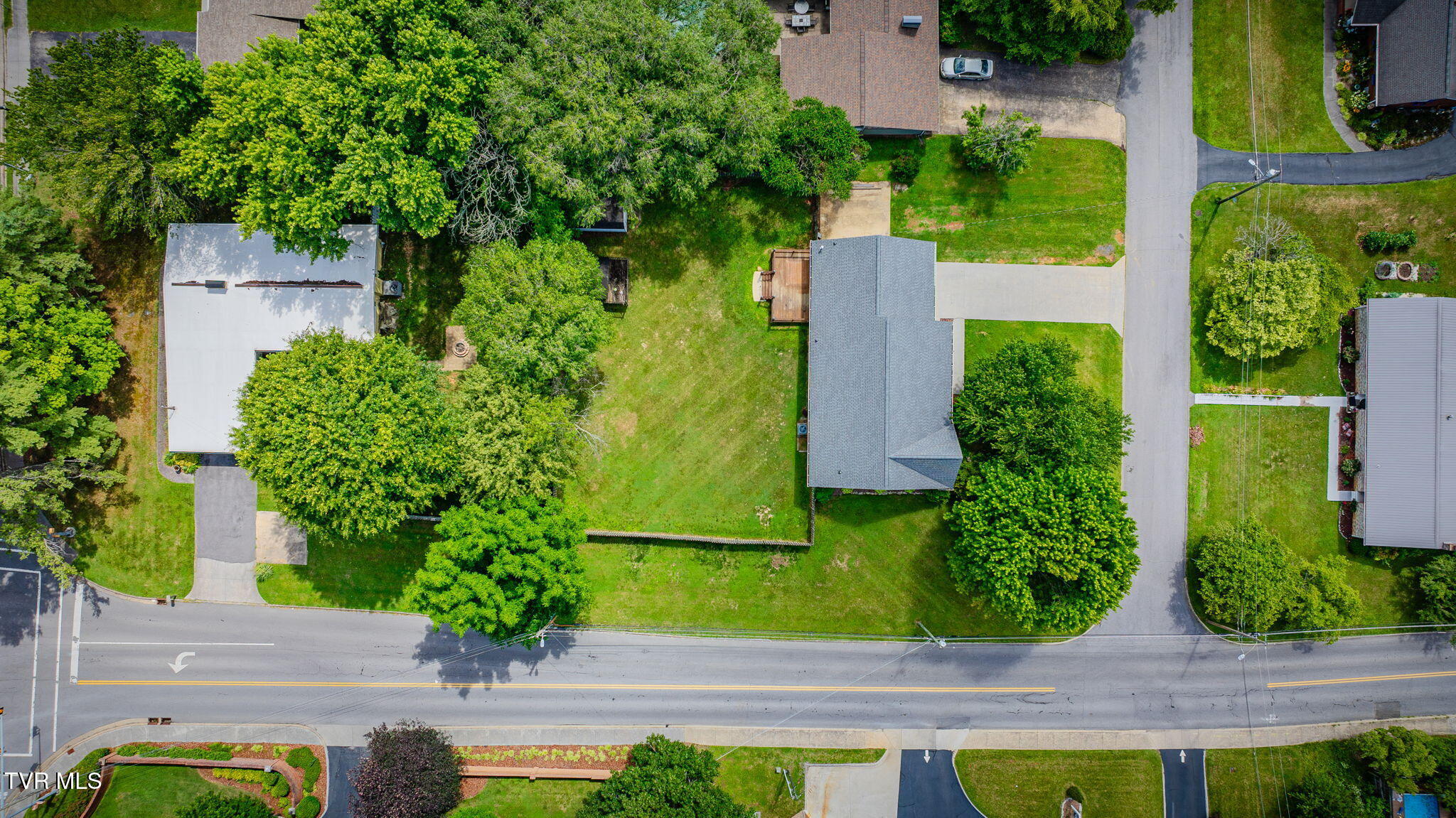 601 Crestview Drive