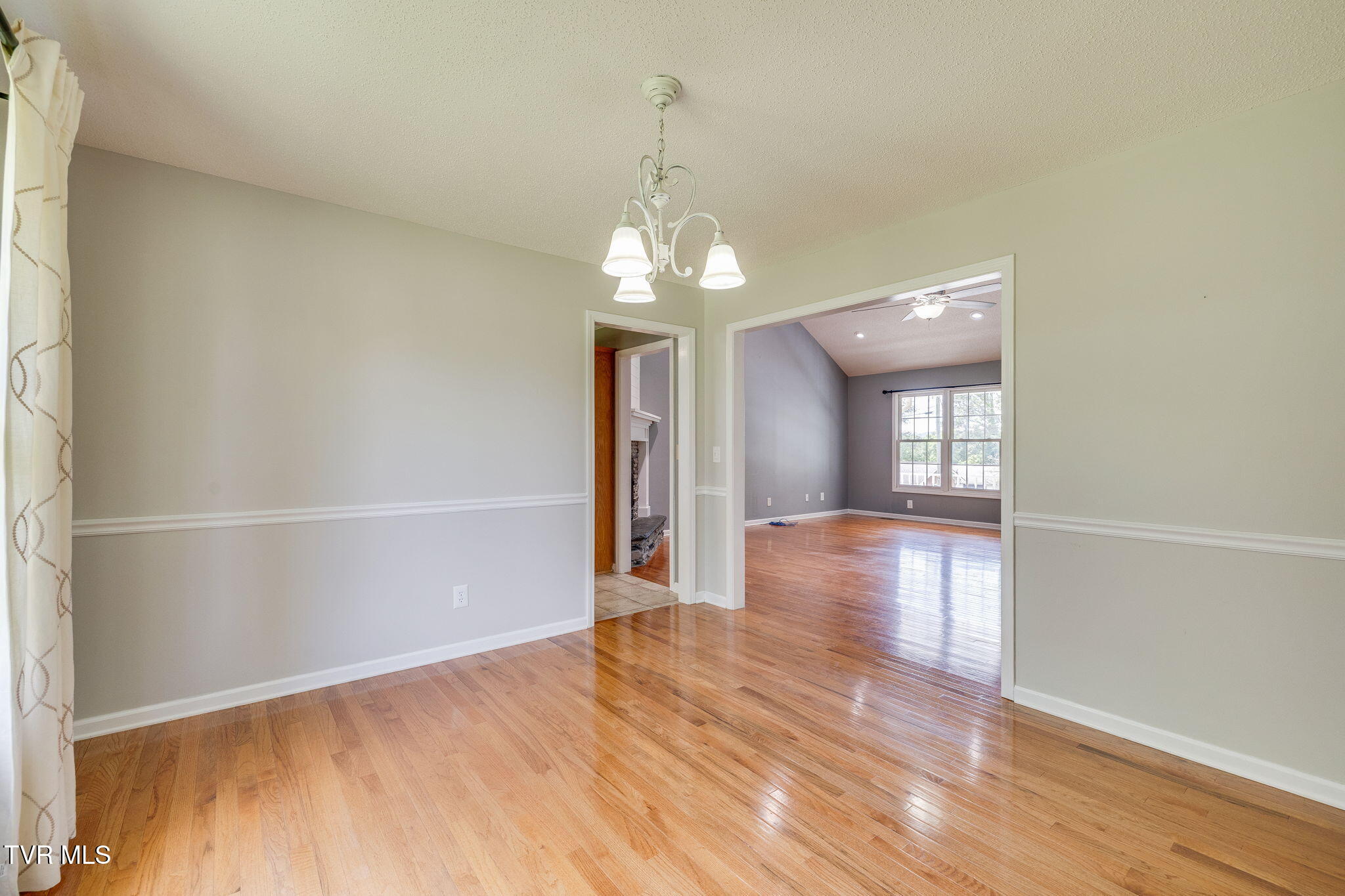 601 Crestview Drive