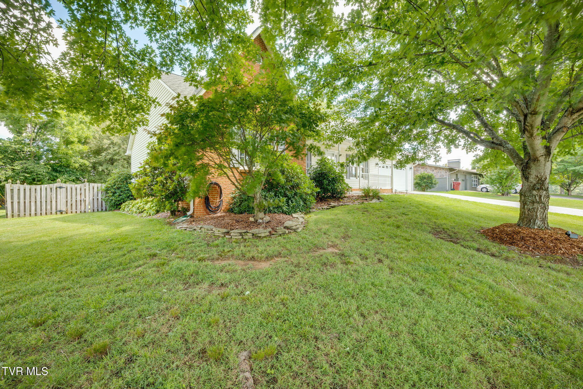 601 Crestview Drive