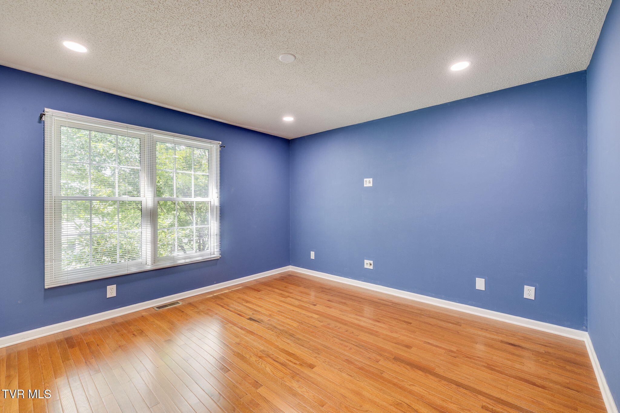 601 Crestview Drive
