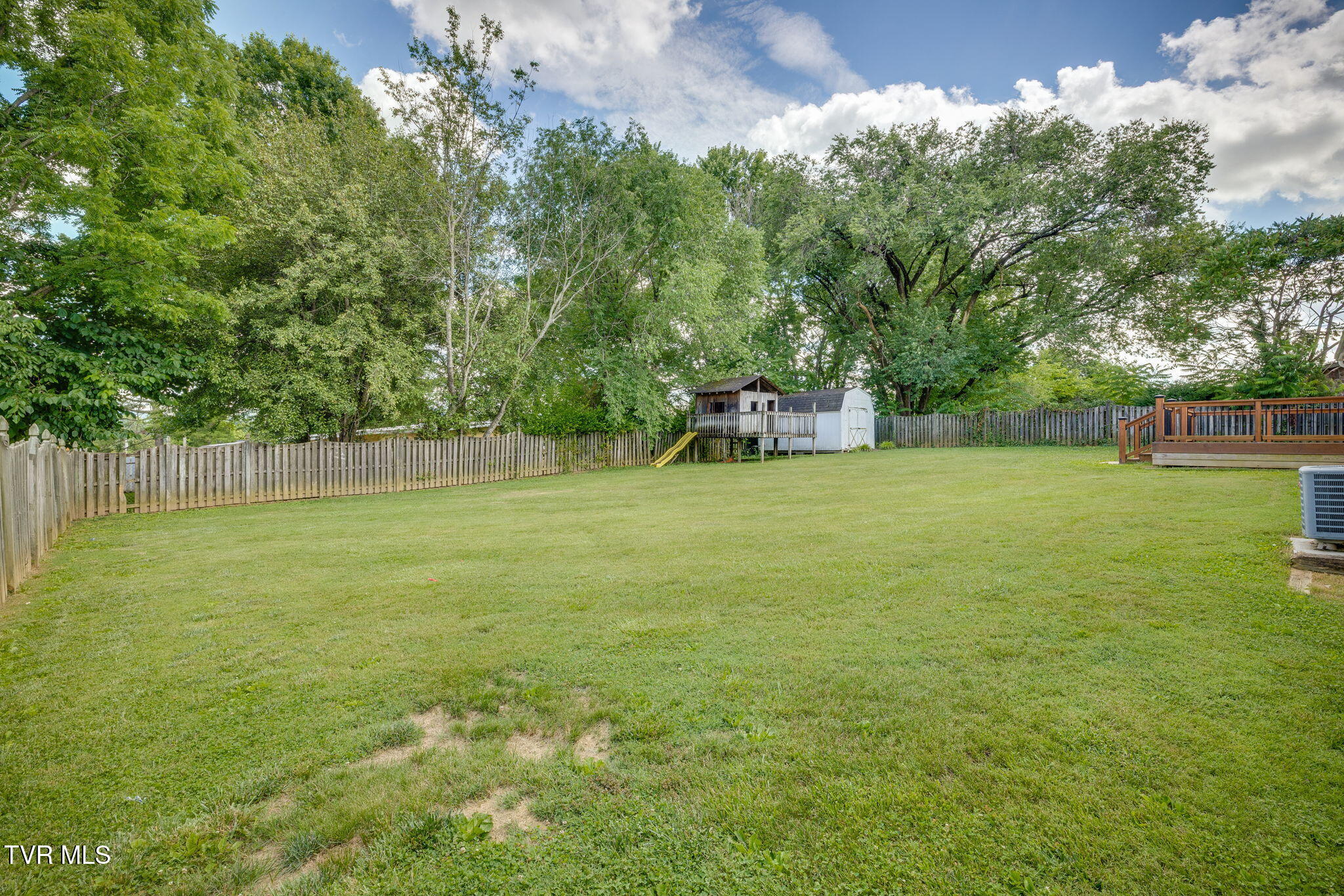 601 Crestview Drive