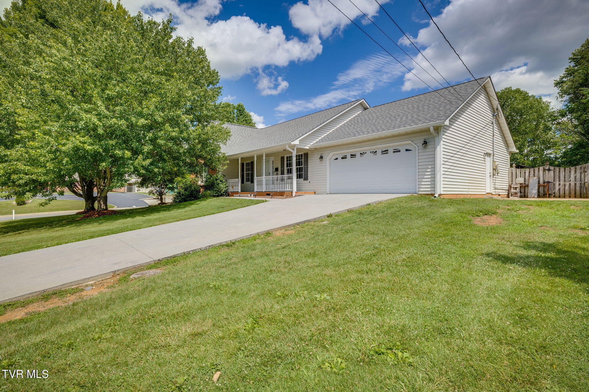 601 Crestview Drive
