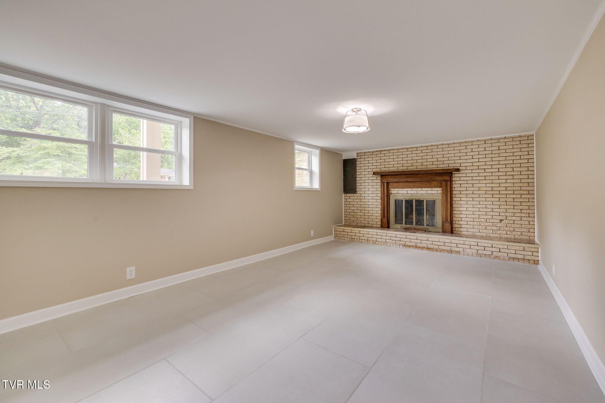 806 Sir Echo Drive