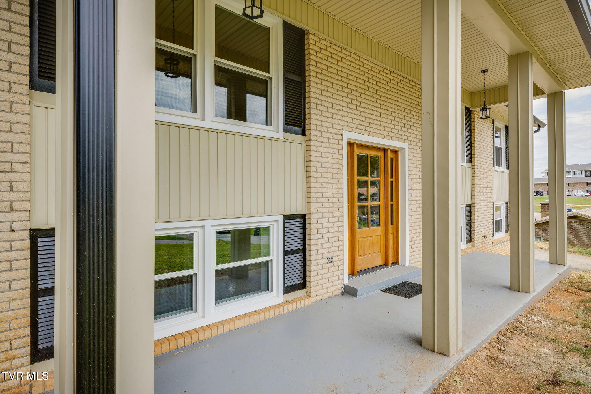 806 Sir Echo Drive
