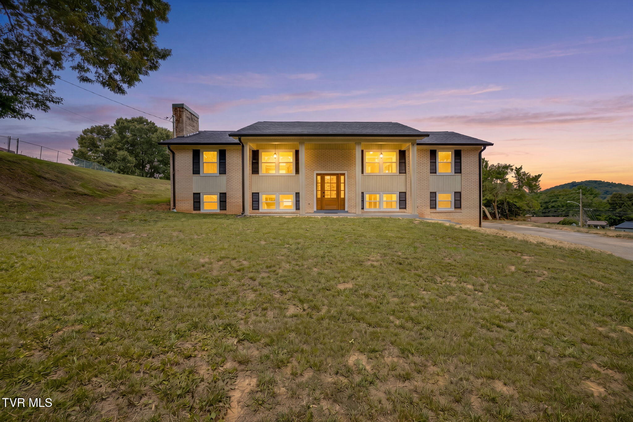 806 Sir Echo Drive