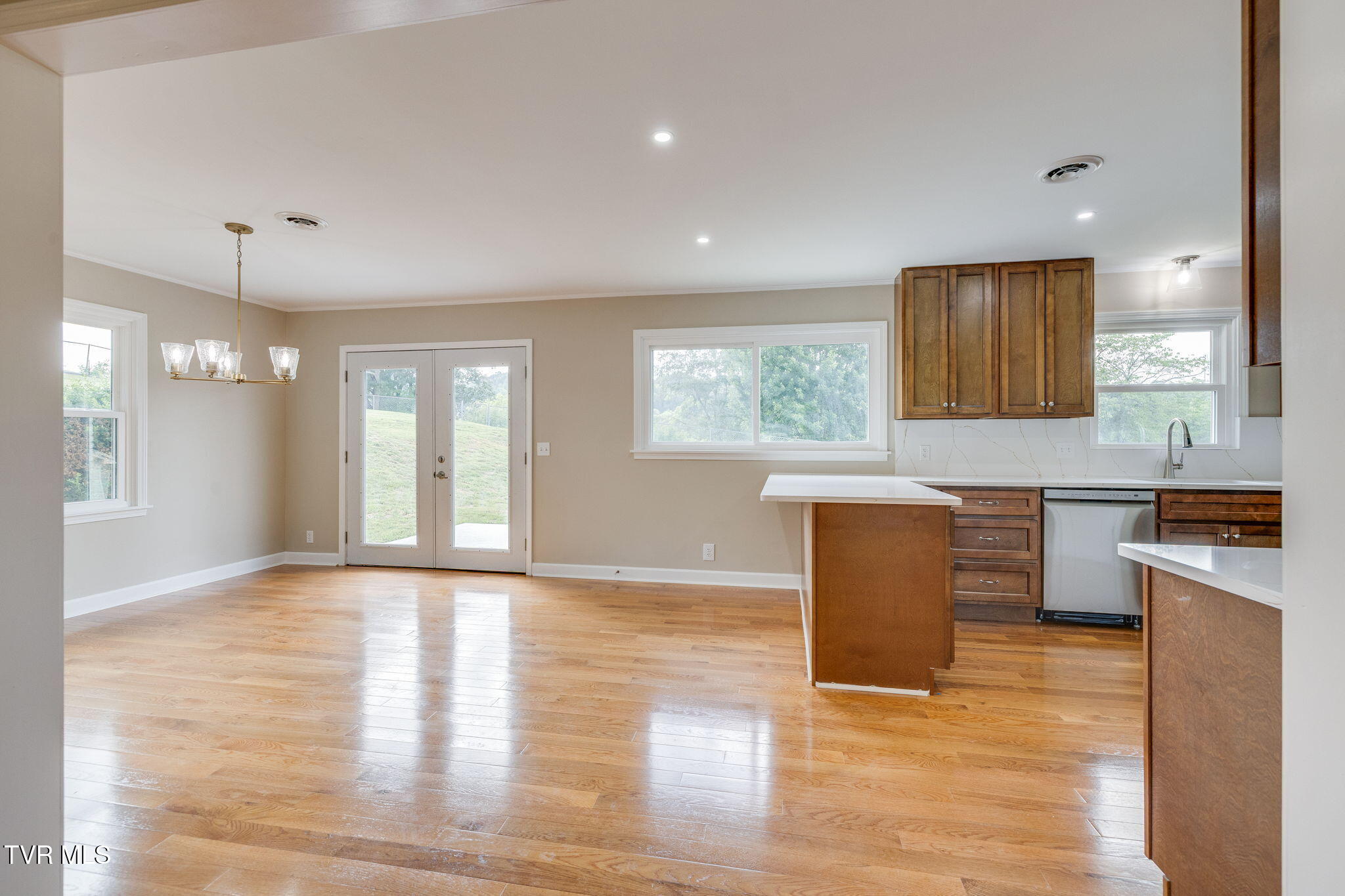 806 Sir Echo Drive