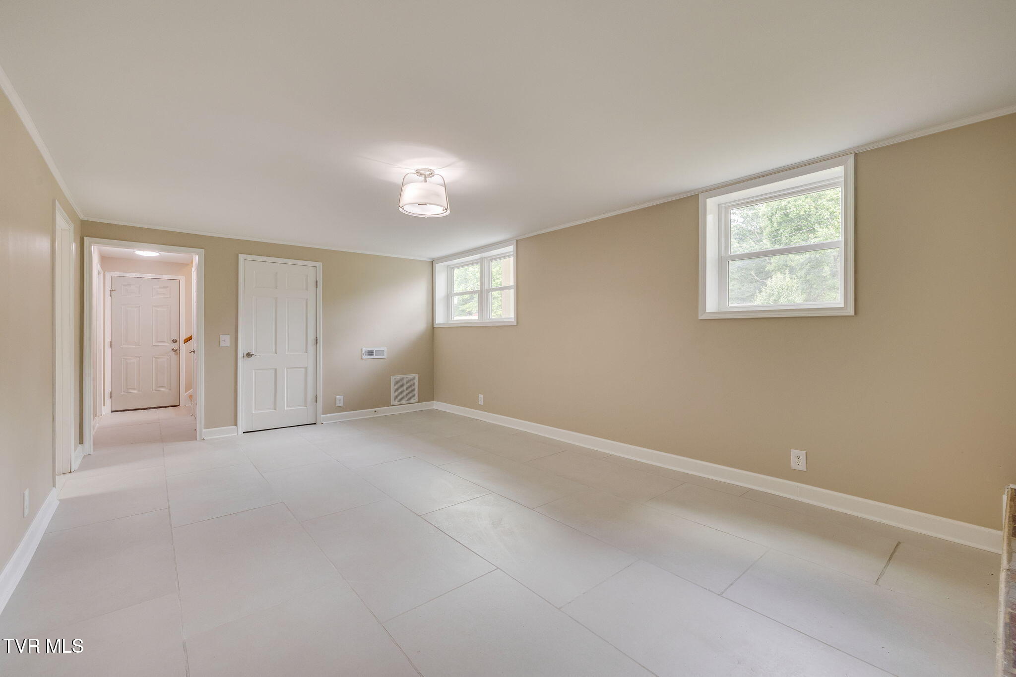 806 Sir Echo Drive