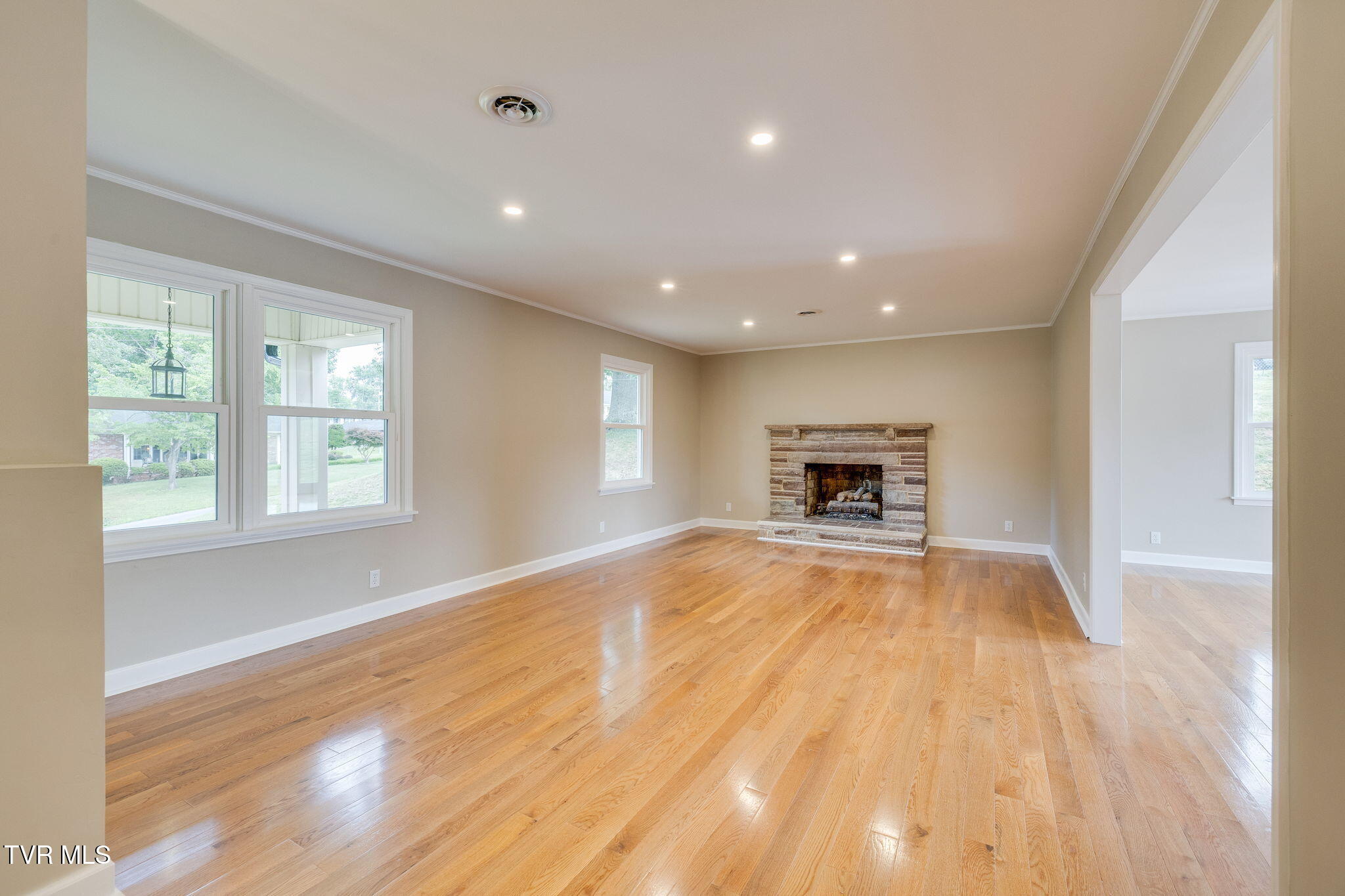 806 Sir Echo Drive
