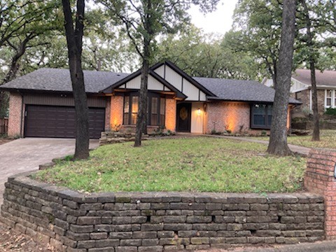 2817 Cresthaven Drive
