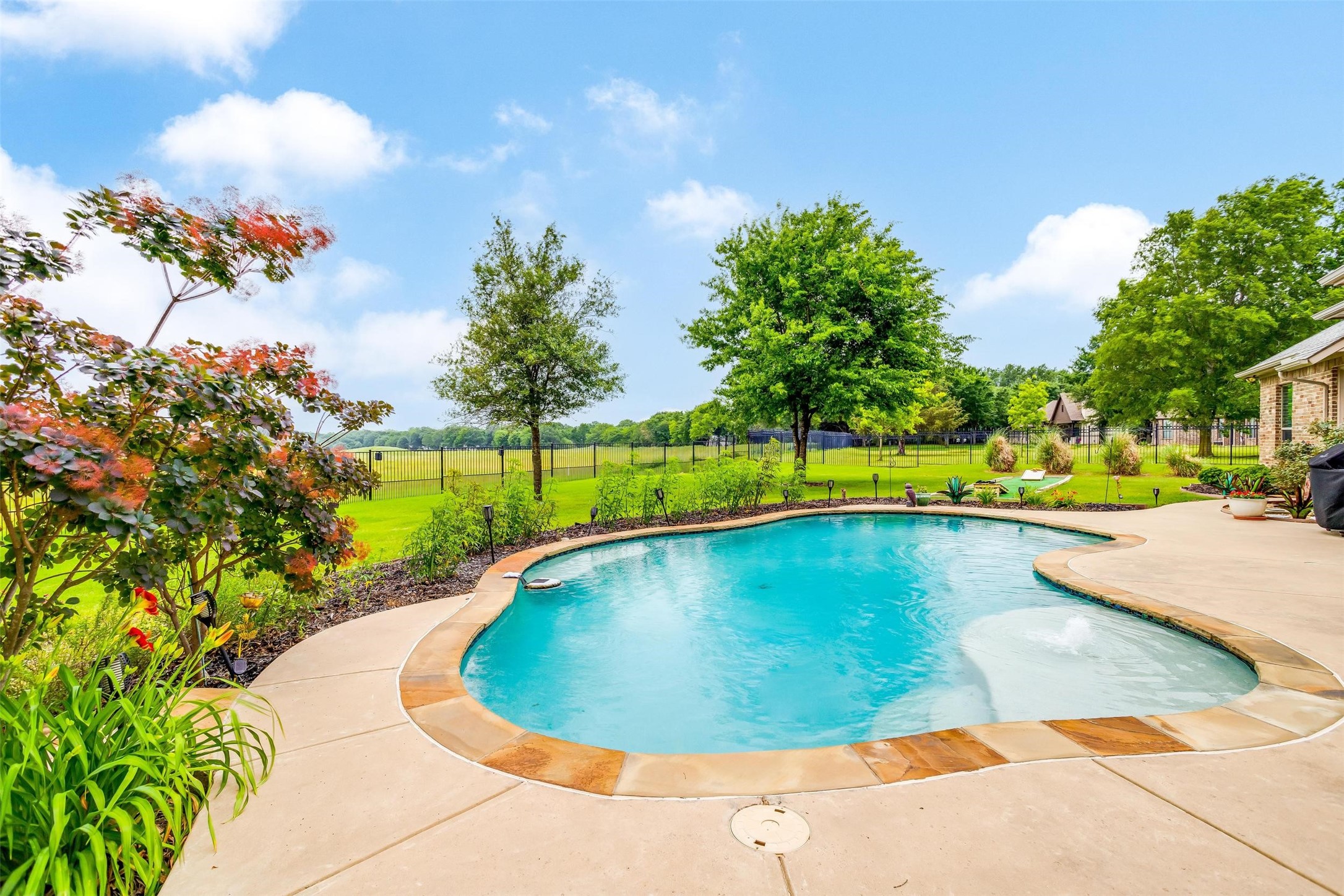 2262 Canyon Lake Road