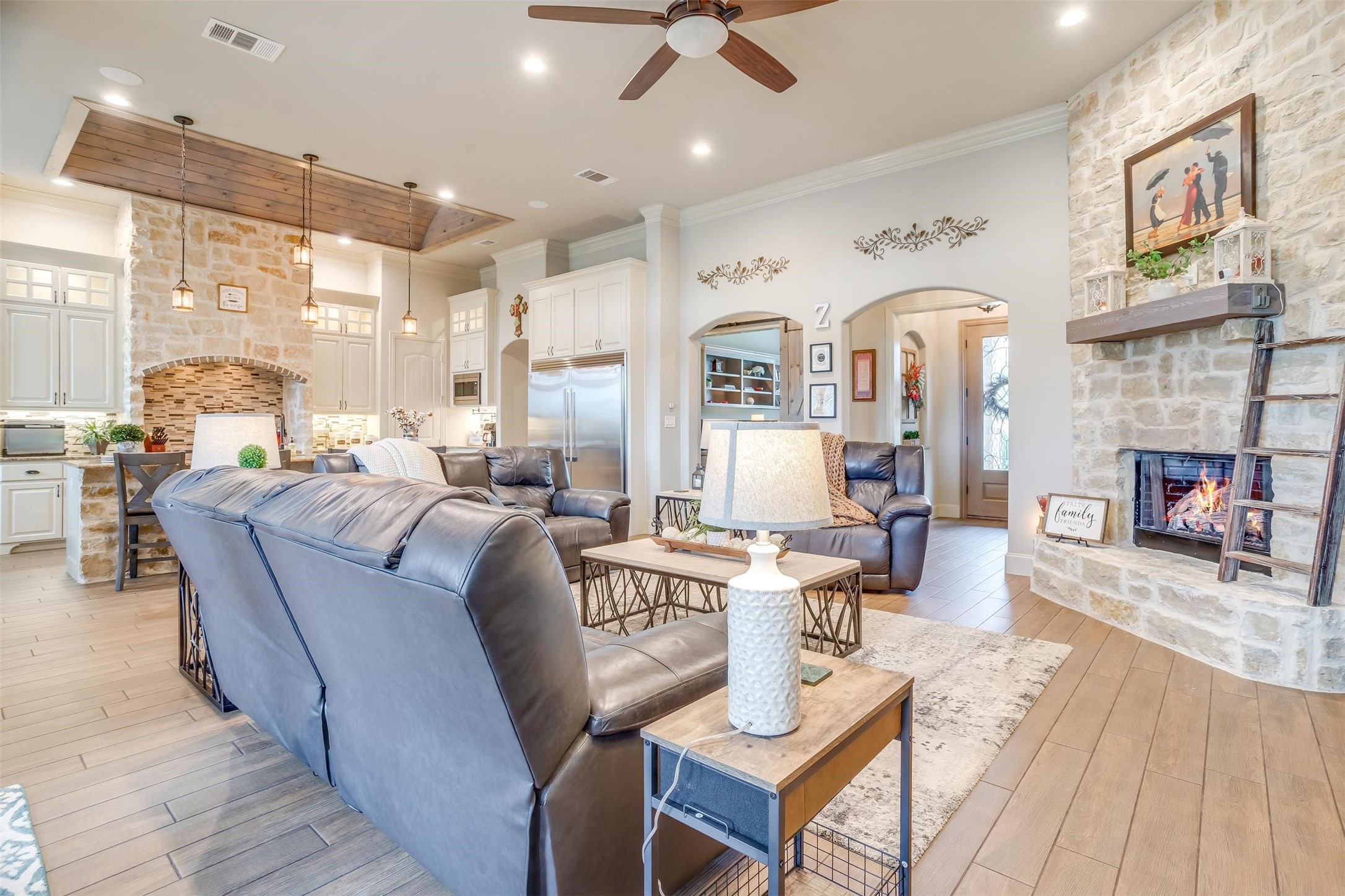 2262 Canyon Lake Road