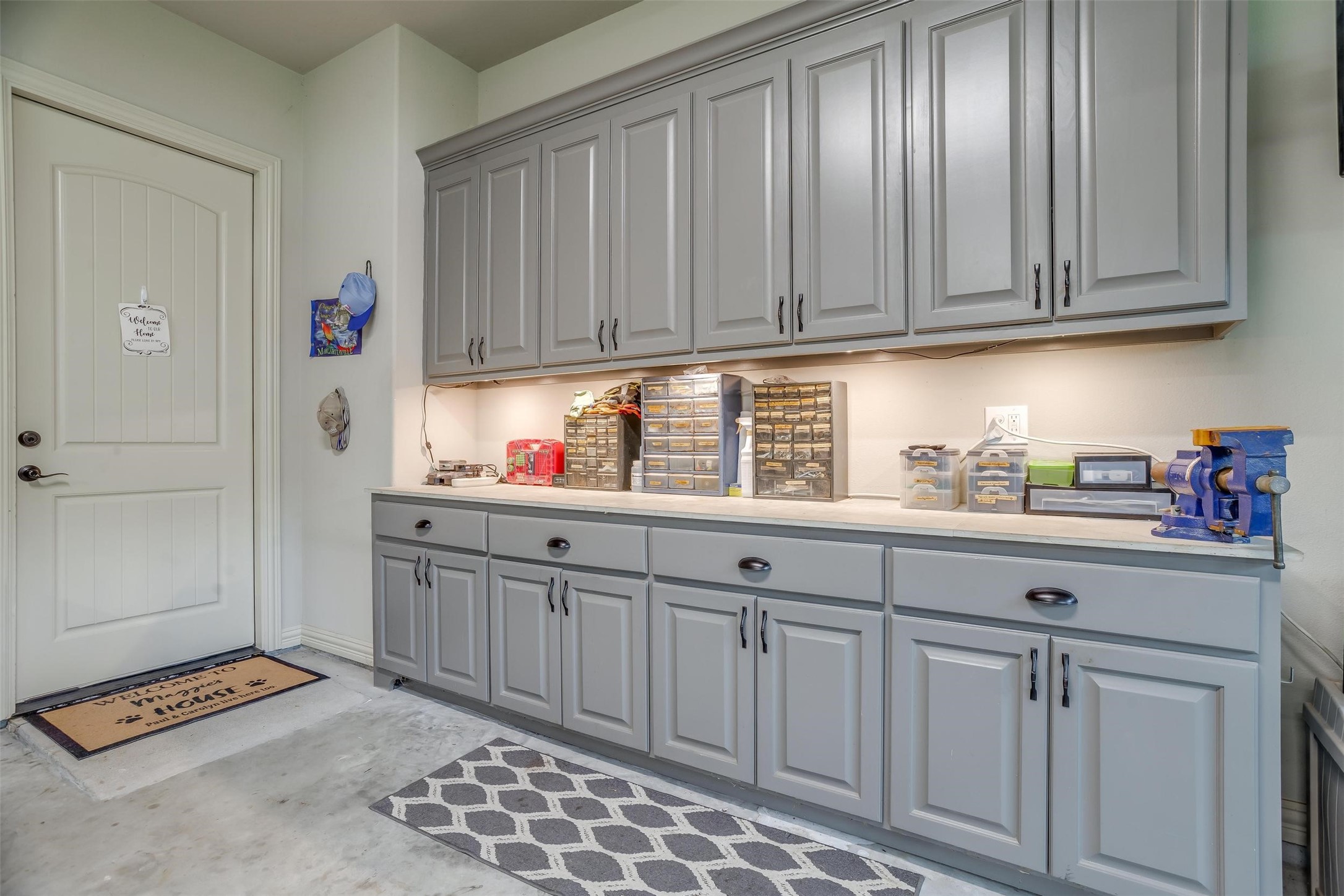 2262 Canyon Lake Road