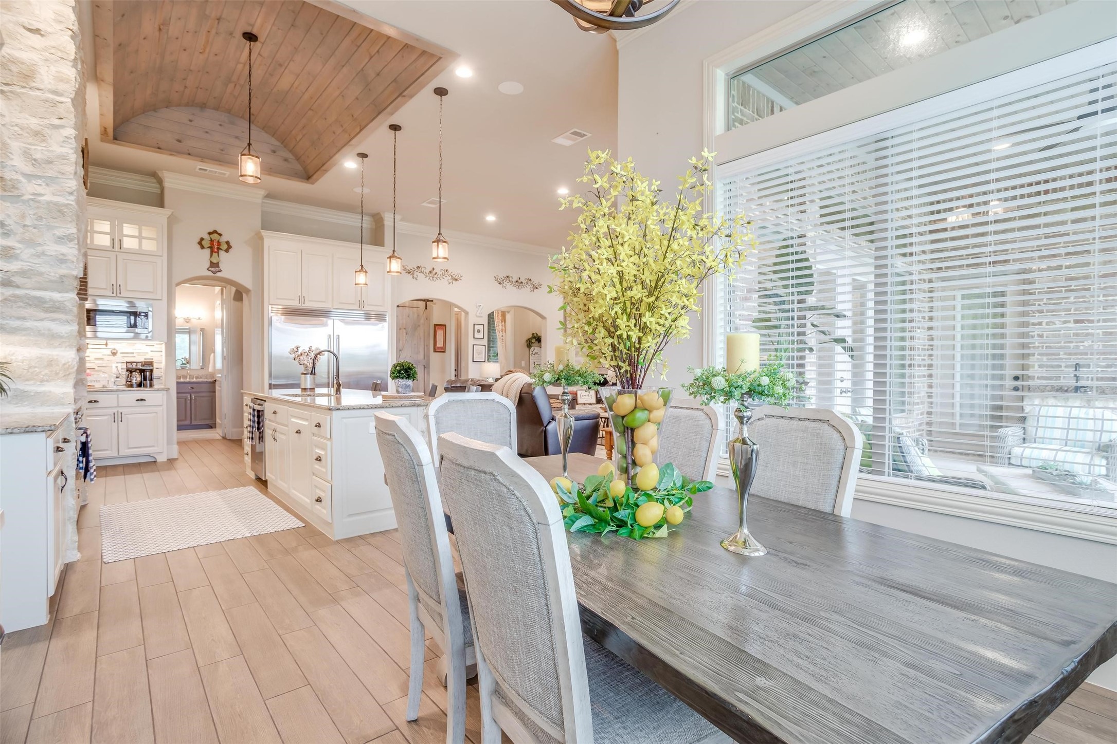 2262 Canyon Lake Road