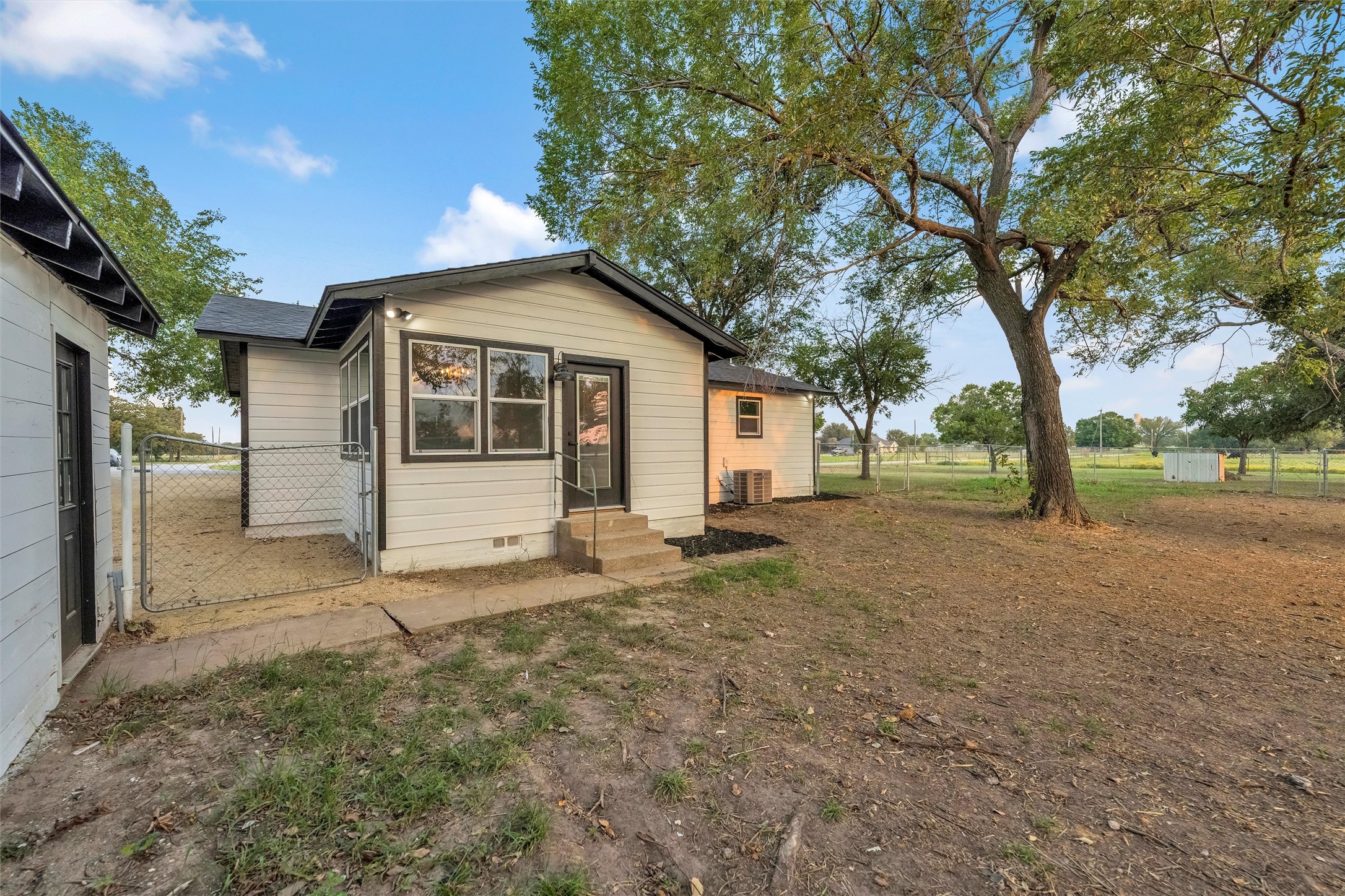 1300 County Road 1550