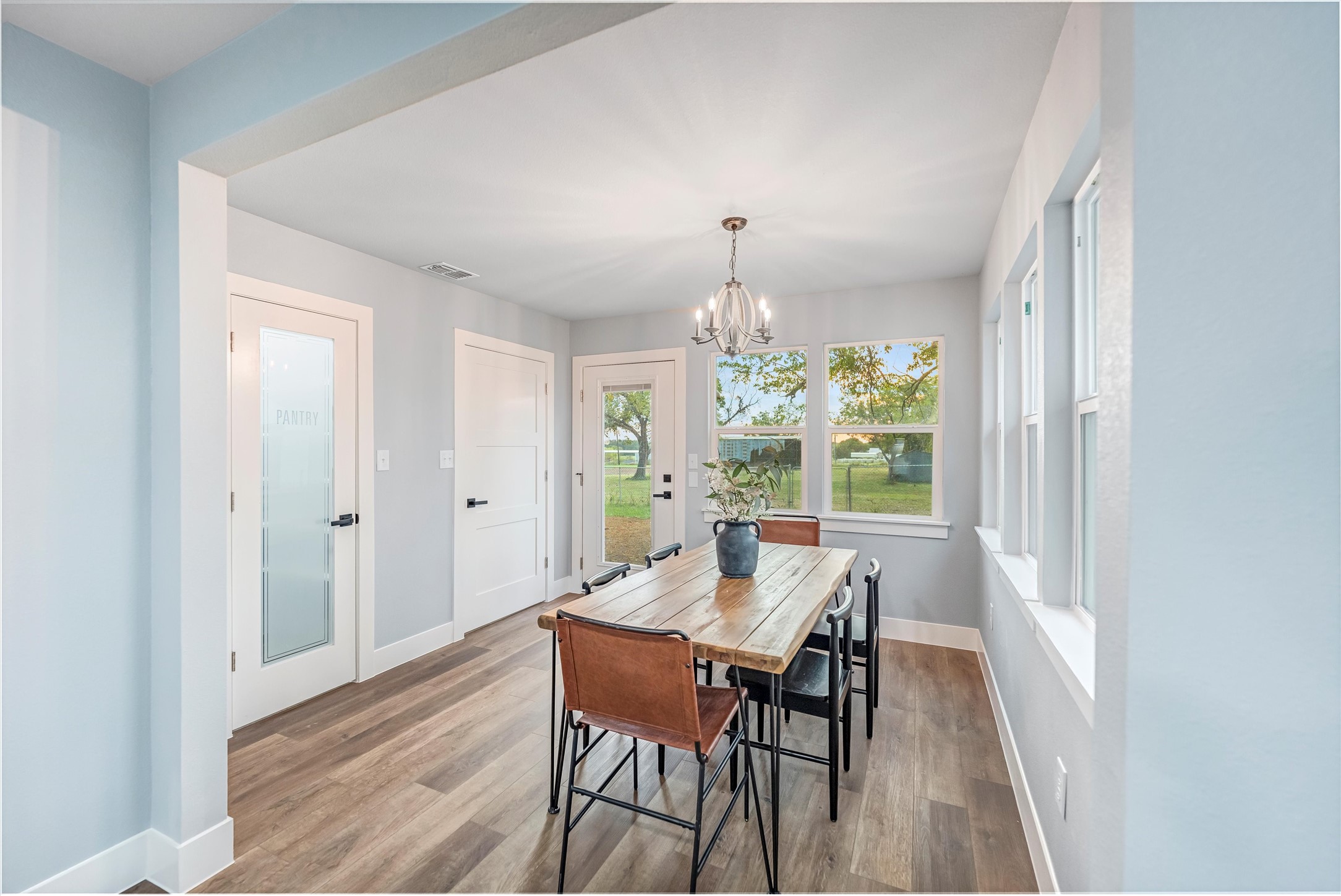 1300 County Road 1550