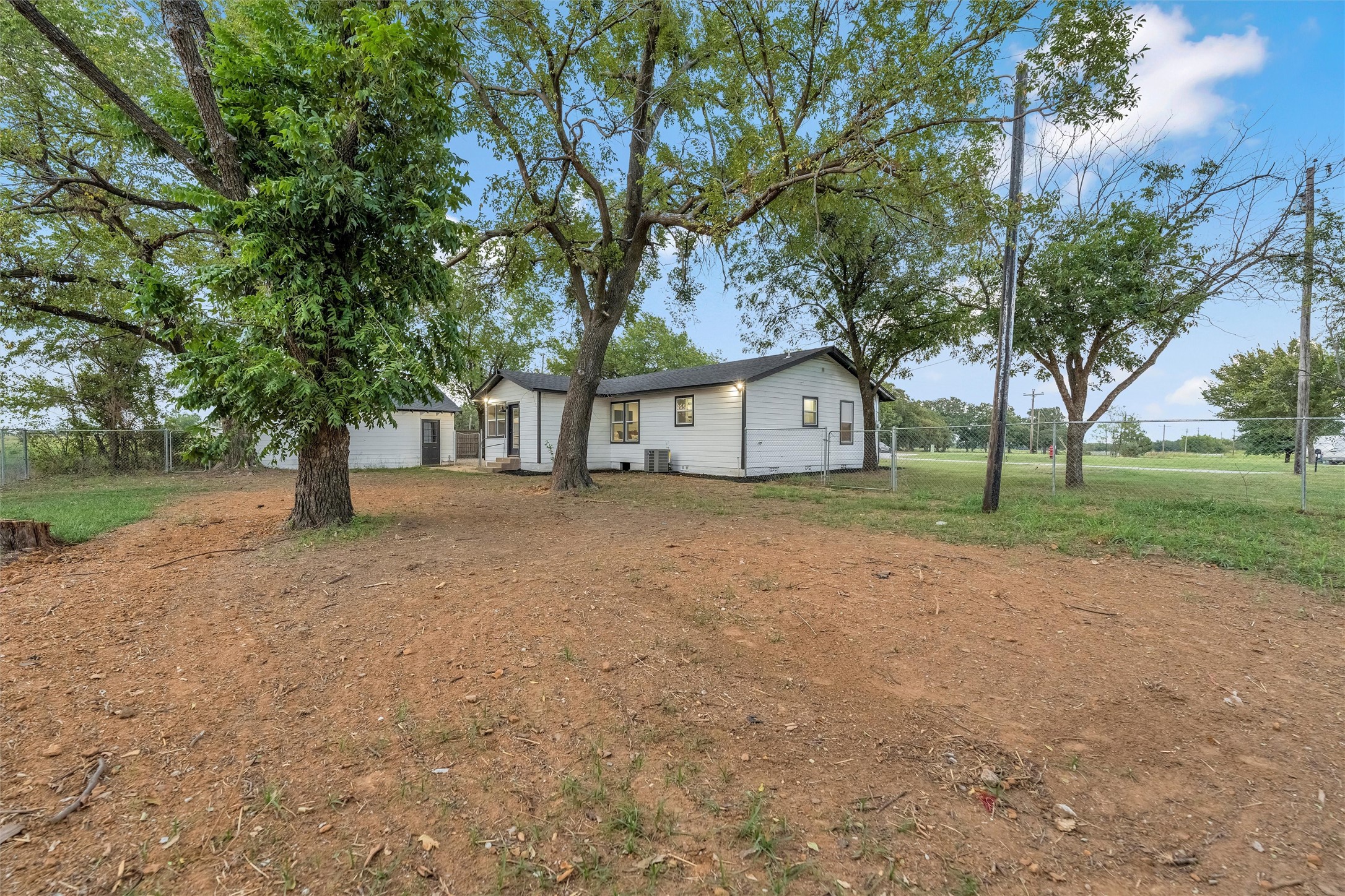 1300 County Road 1550