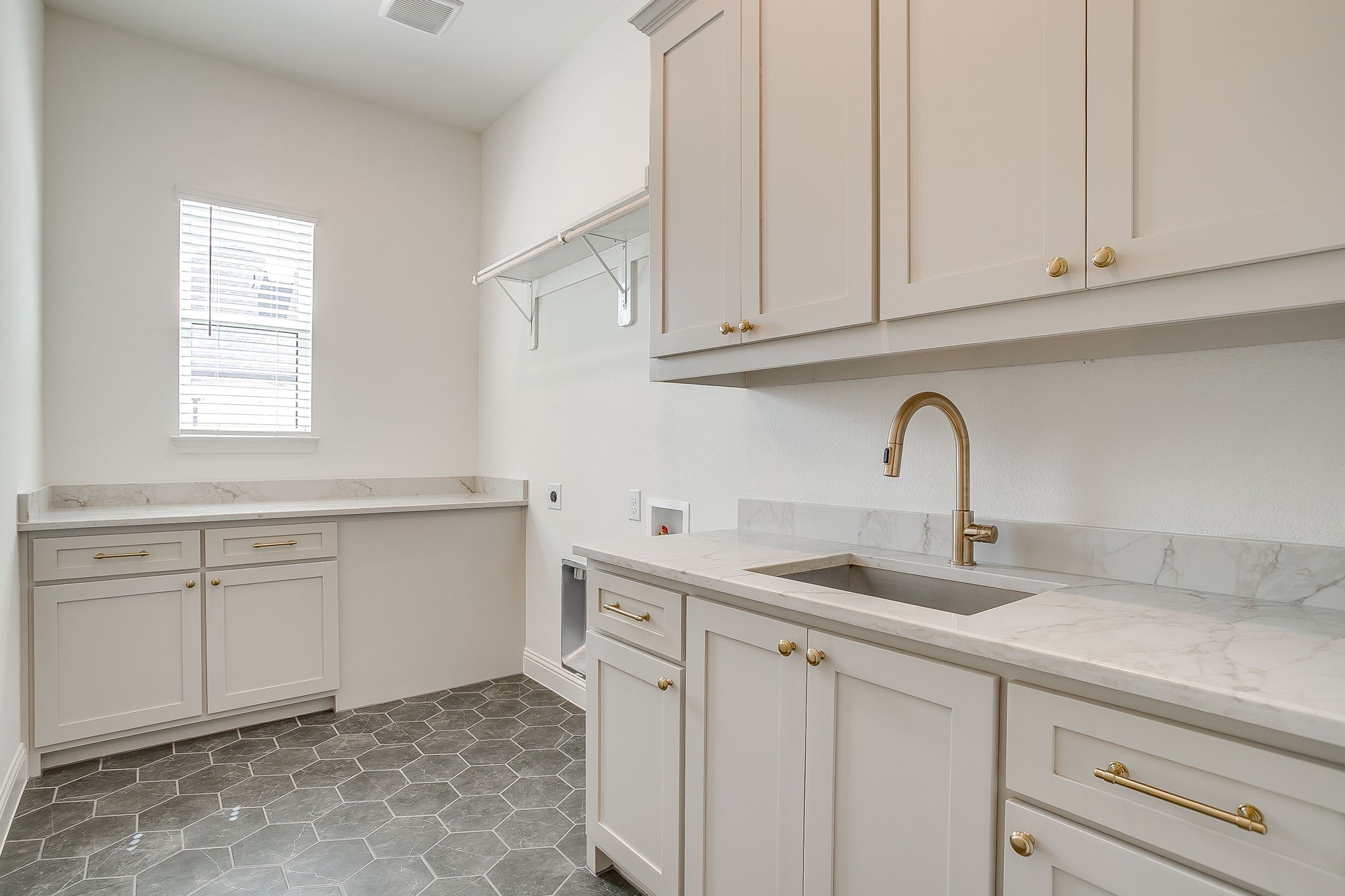 336 Slimp Bluff