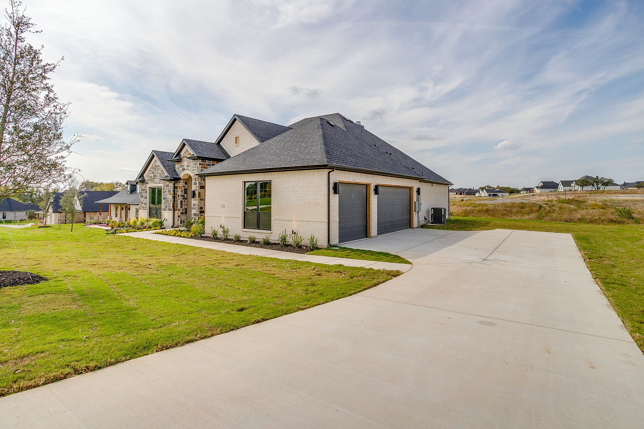 320 Slimp Bluff