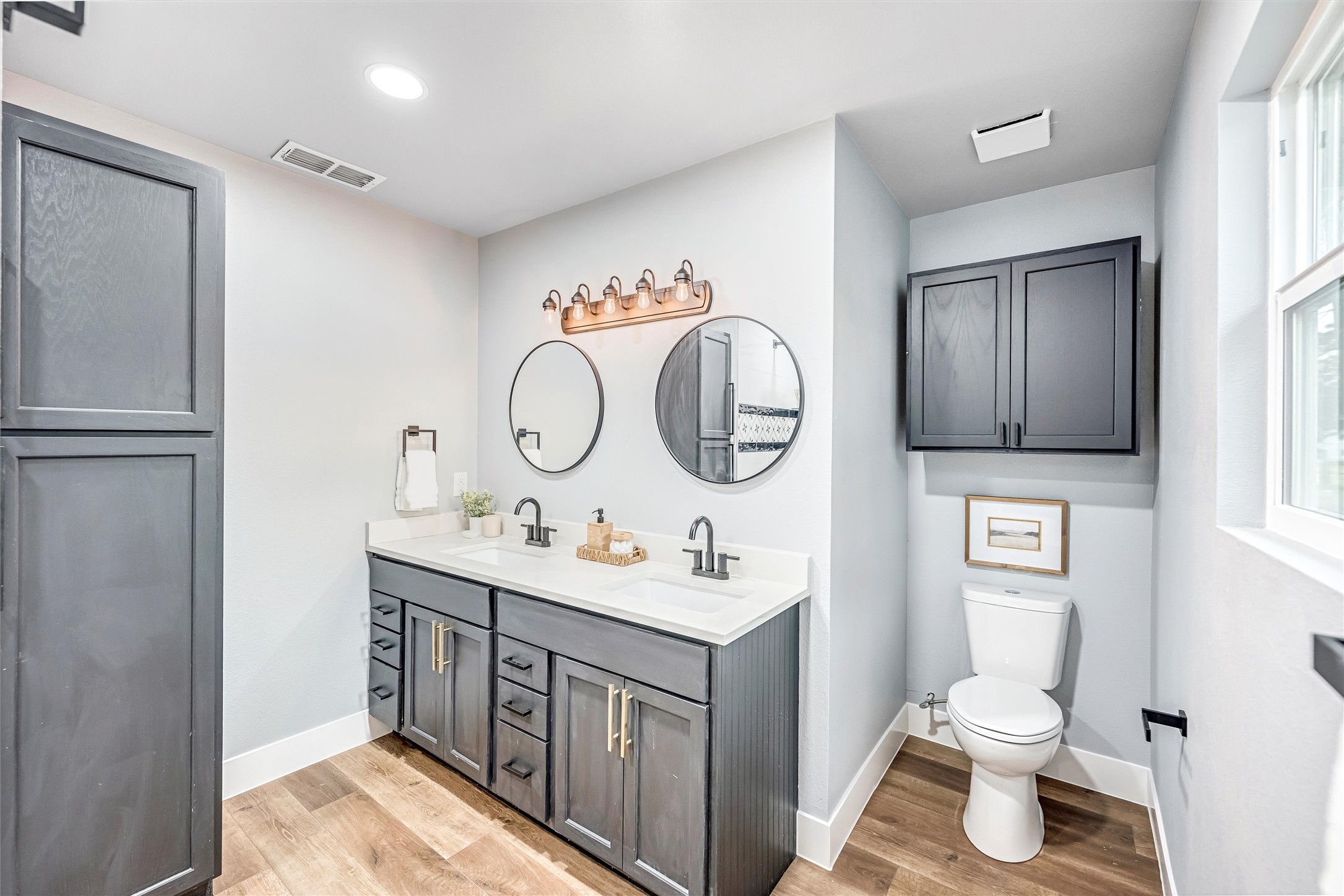 1300 County Road 1550