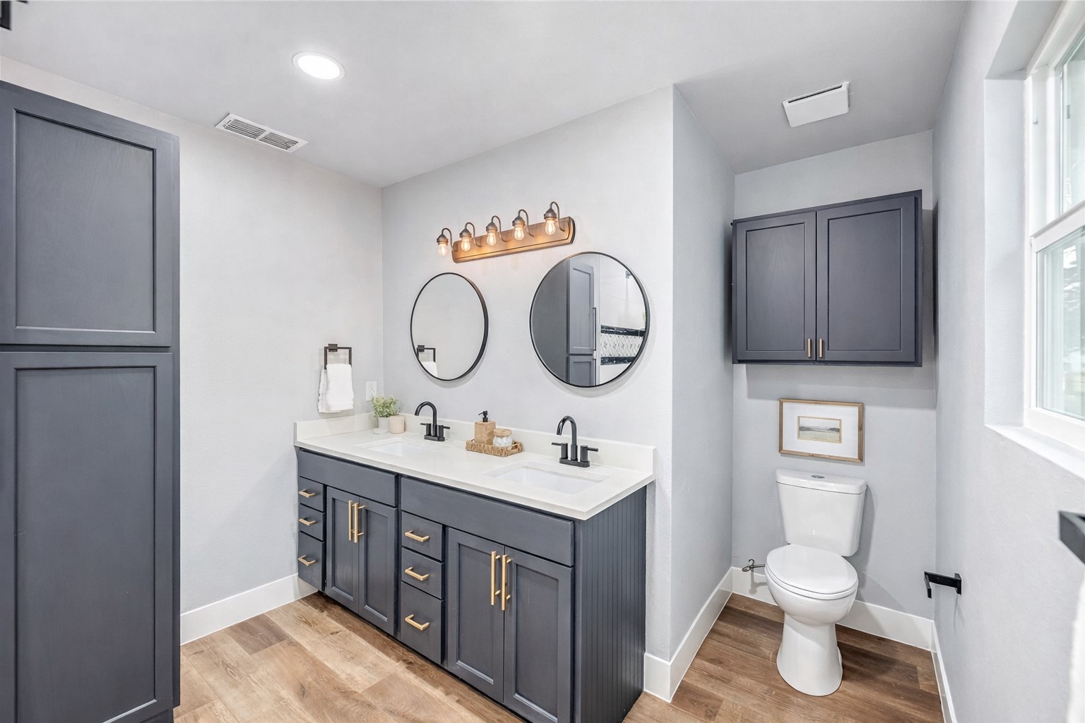 1300 County Road 1550