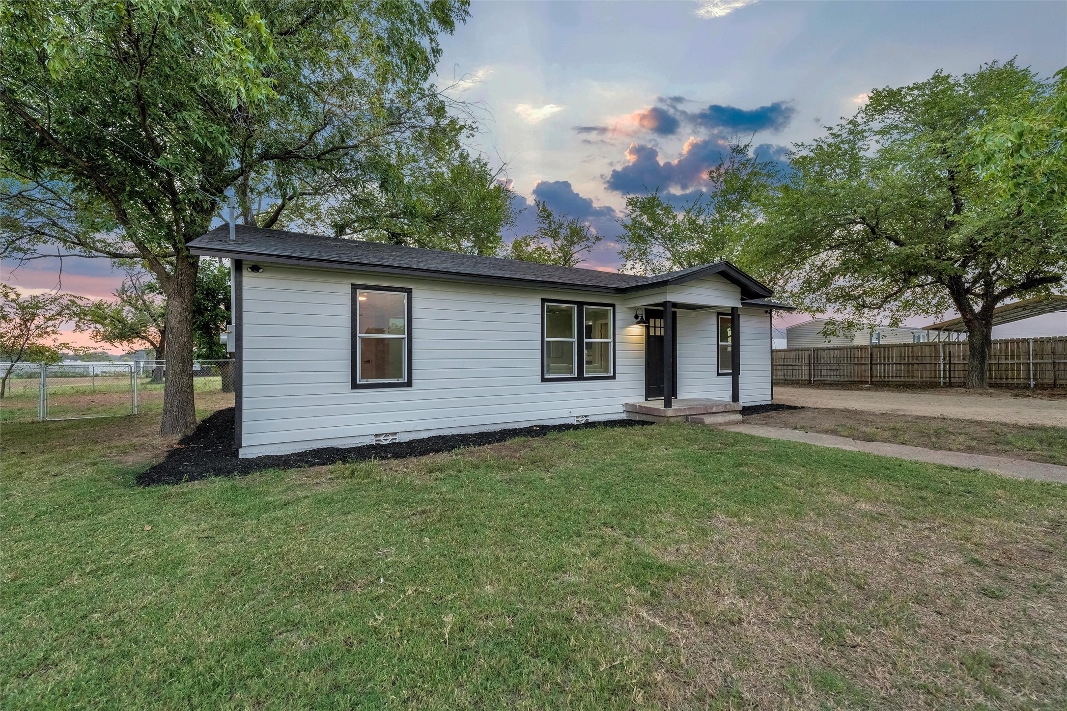 1300 County Road 1550