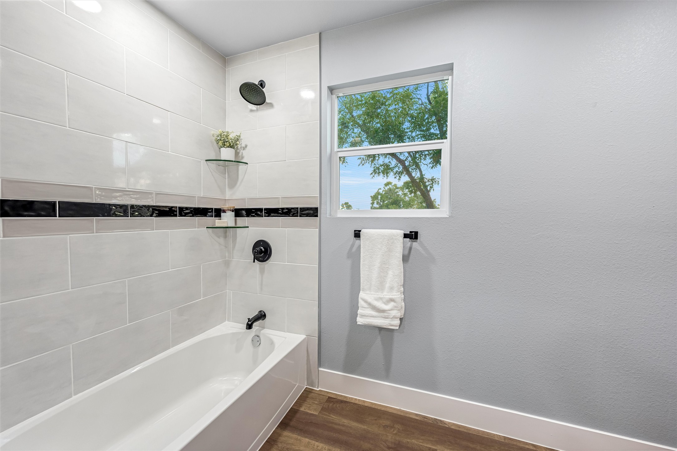 1300 County Road 1550