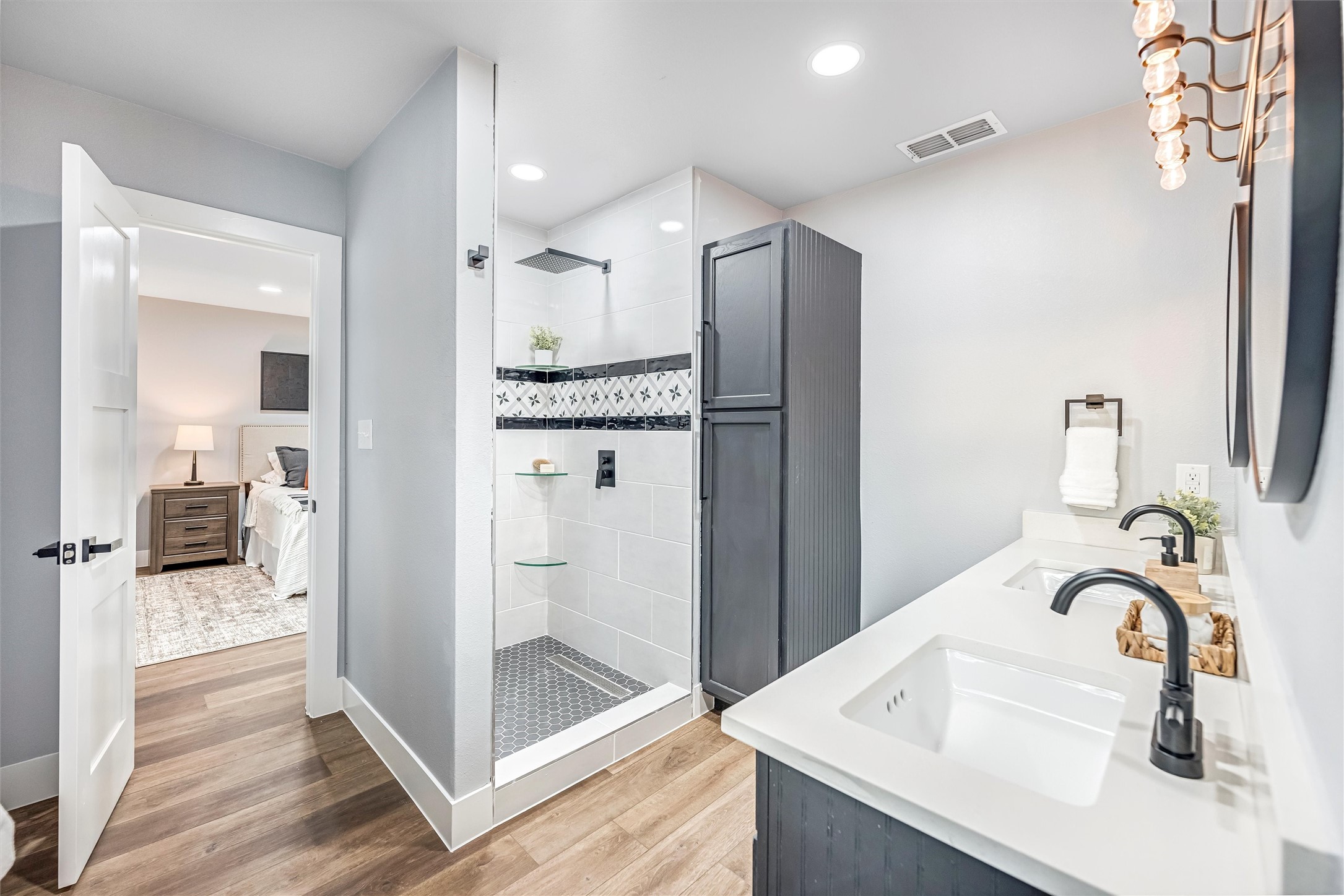 1300 County Road 1550