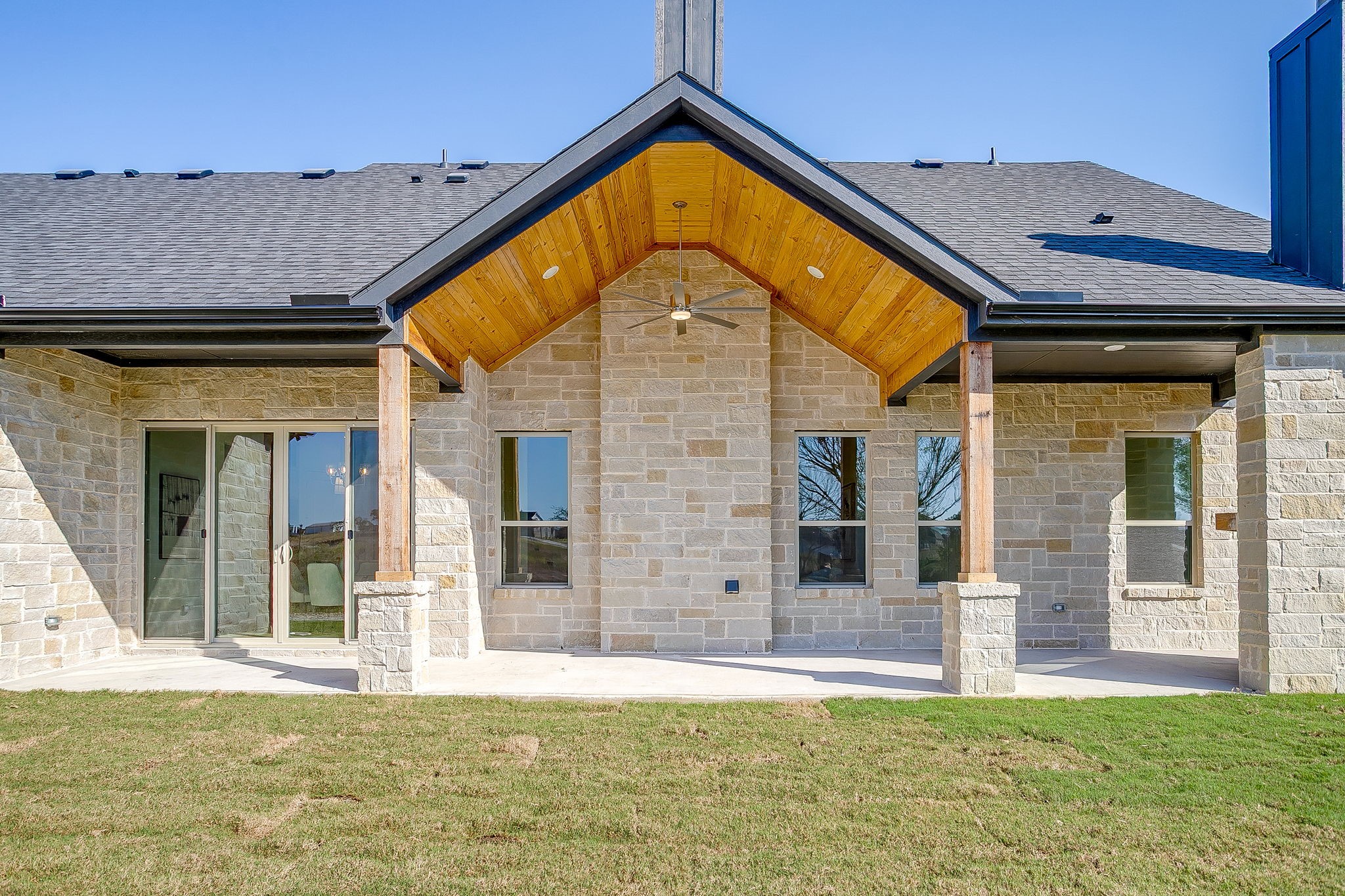 324 Slimp Bluff