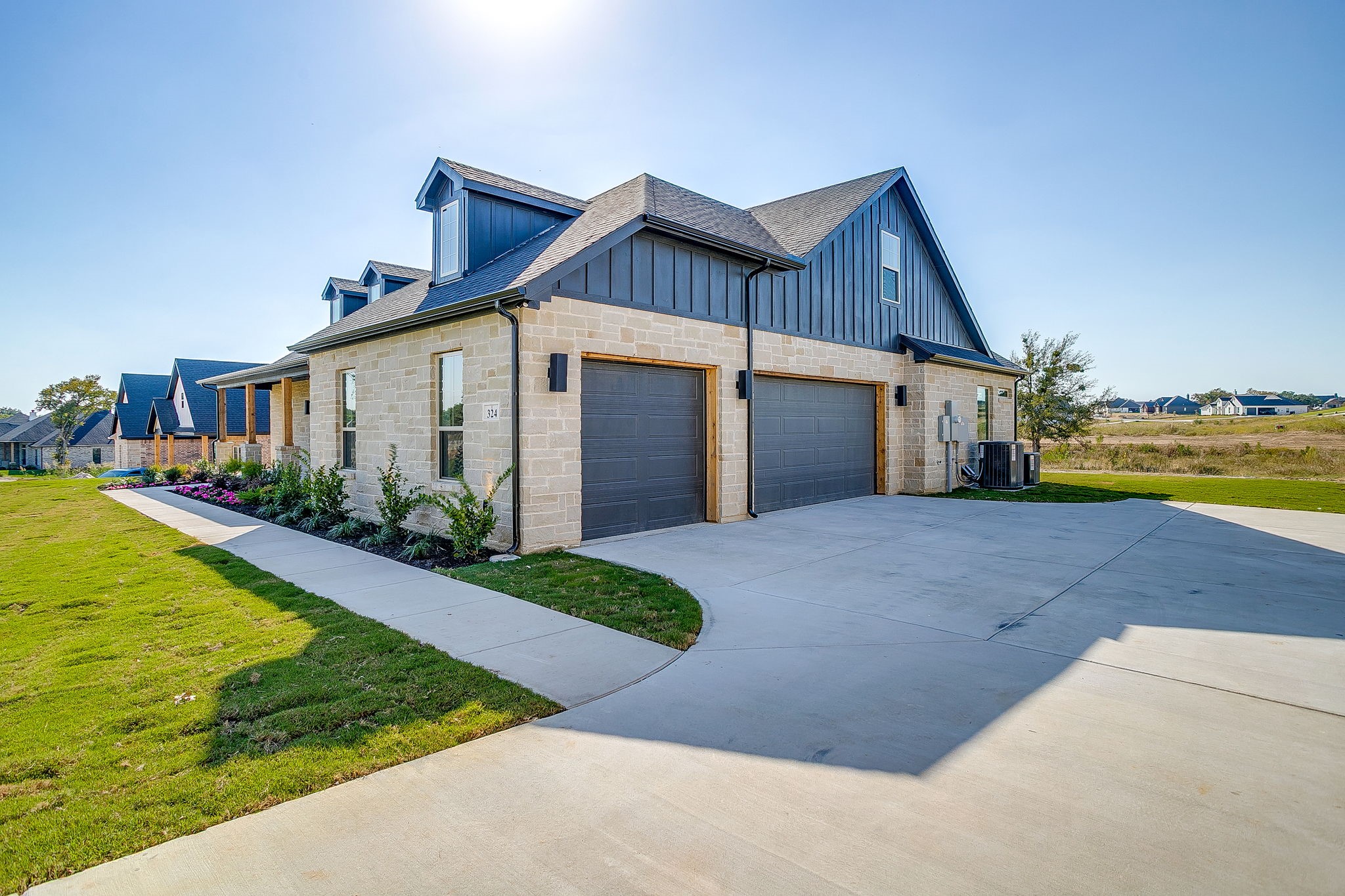 324 Slimp Bluff
