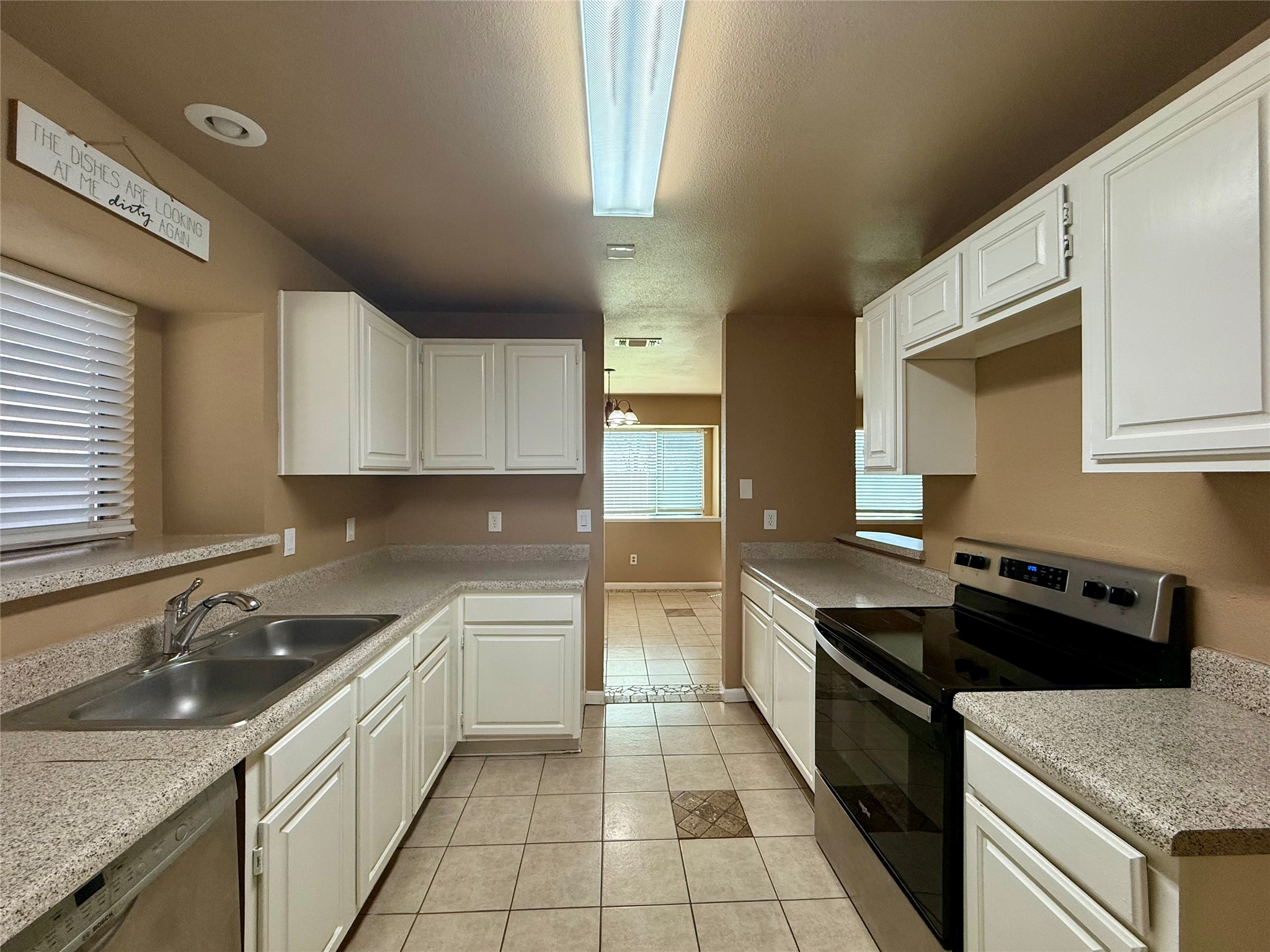 113 Suttonwood Drive