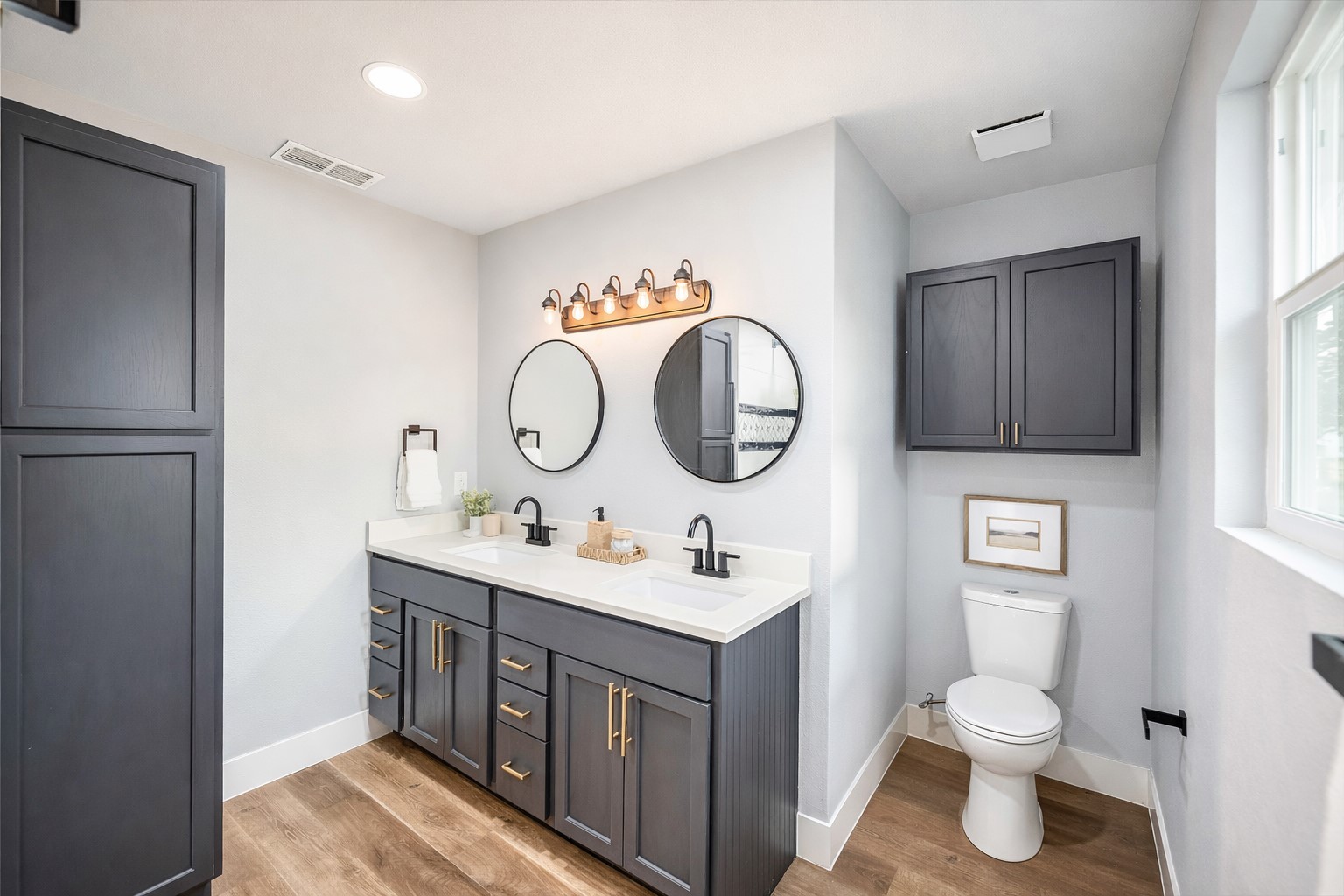 1300 County Road 1550