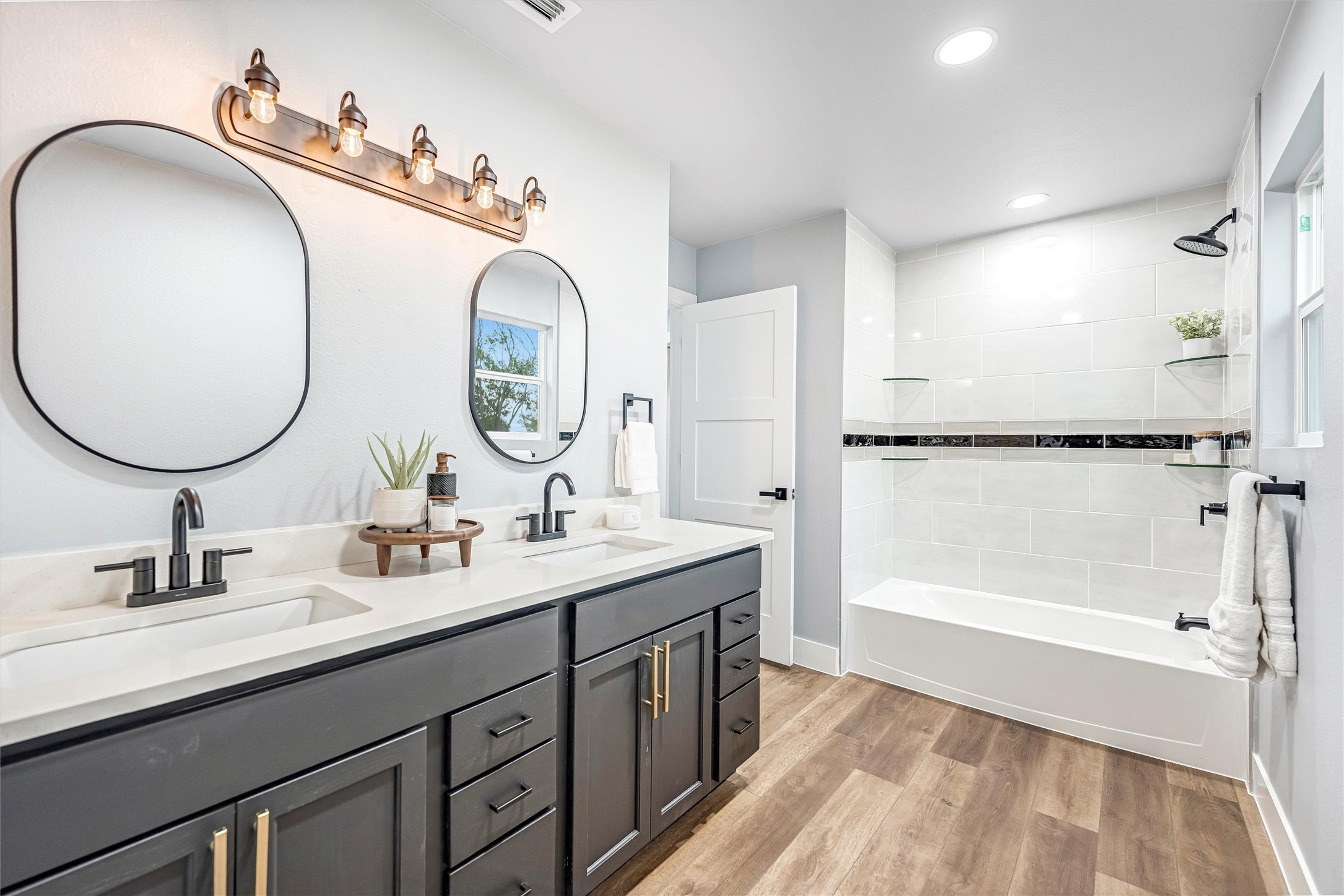 1300 County Road 1550