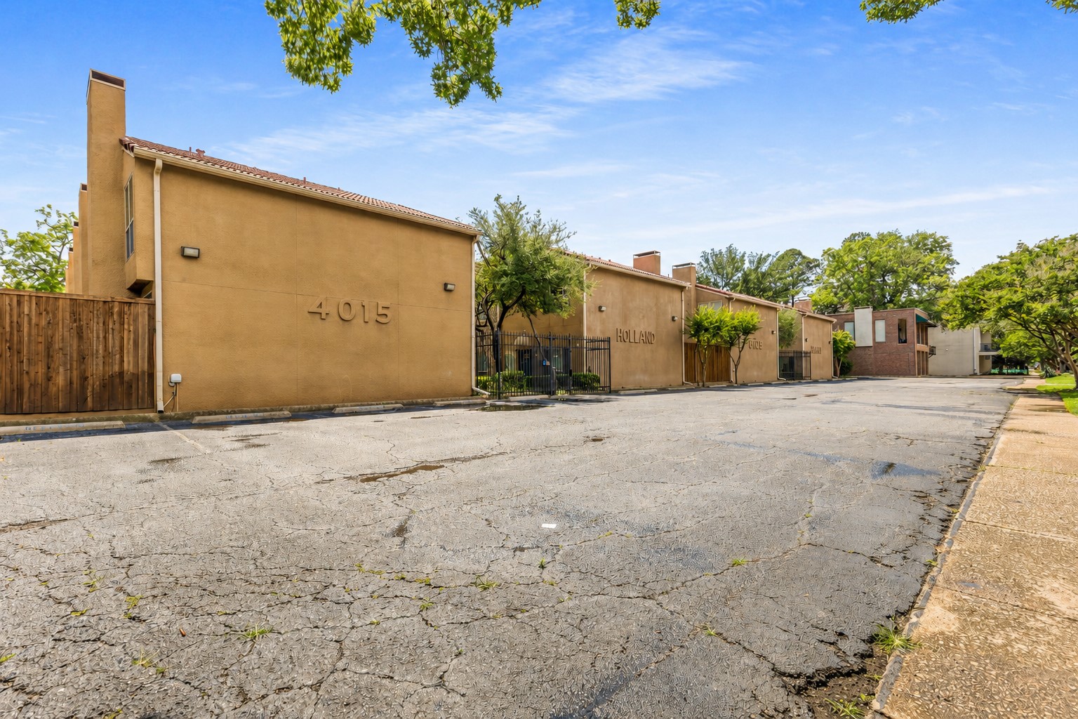 4015 Holland Avenue 103