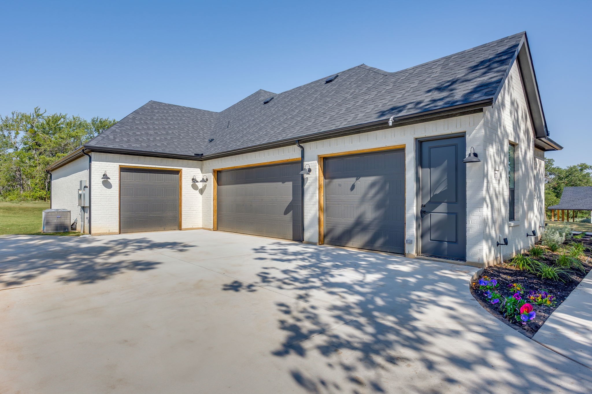 173 Oak Grove Way