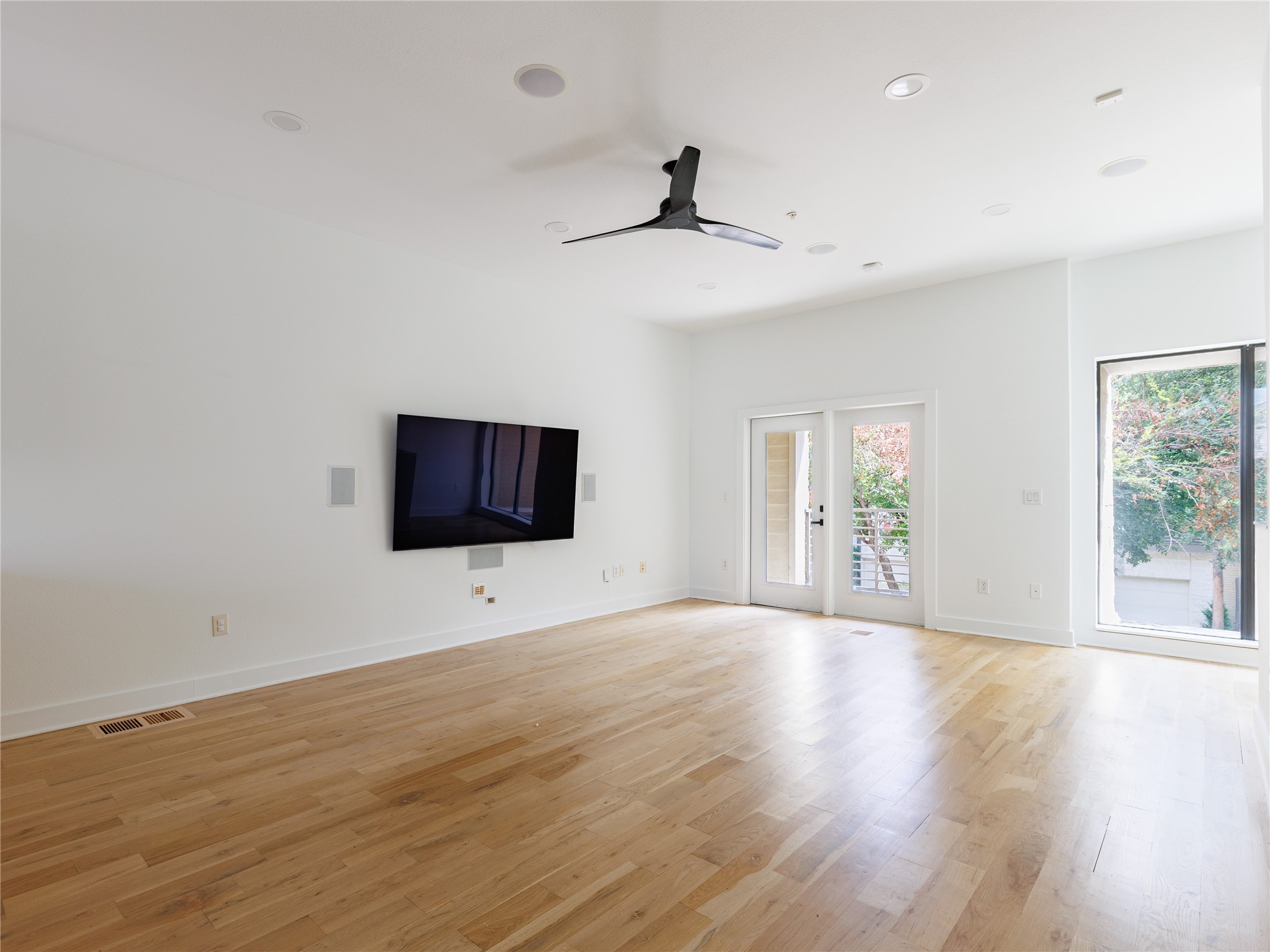4111 Newton Avenue 17