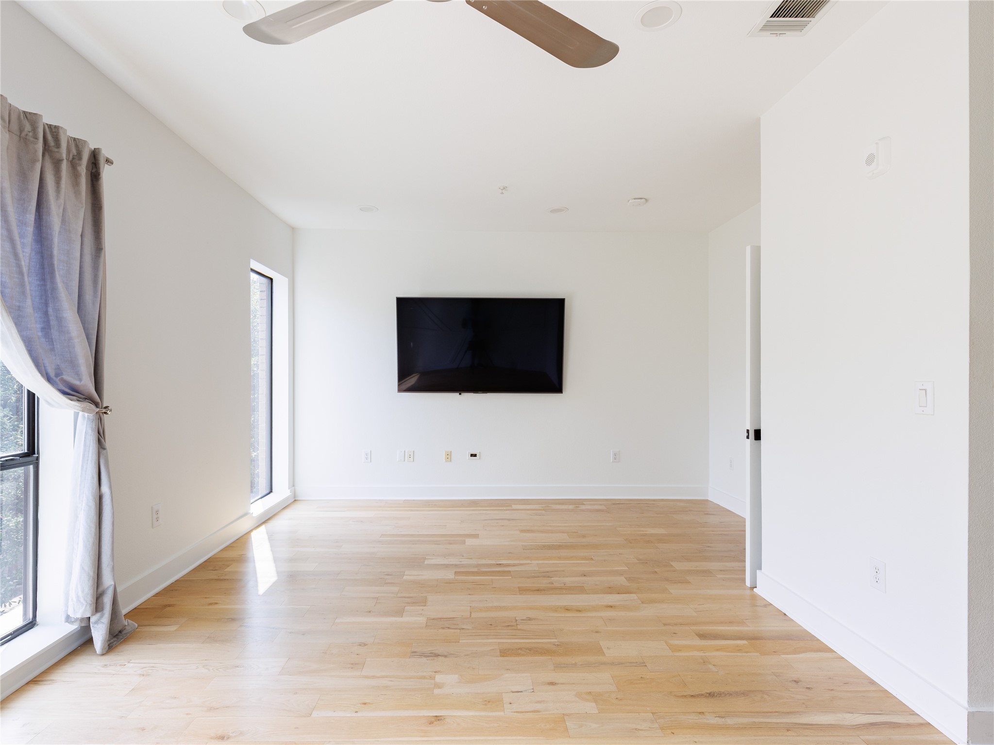 4111 Newton Avenue 17
