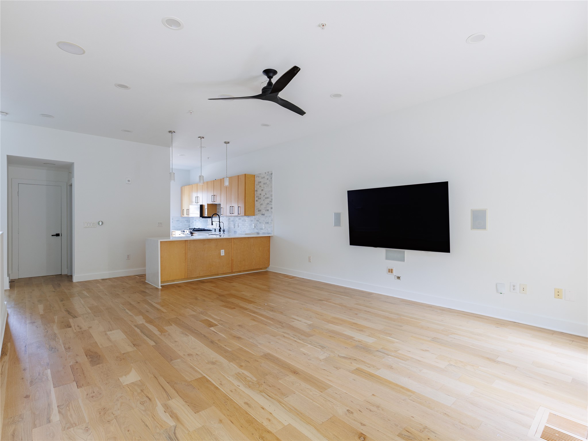 4111 Newton Avenue 17