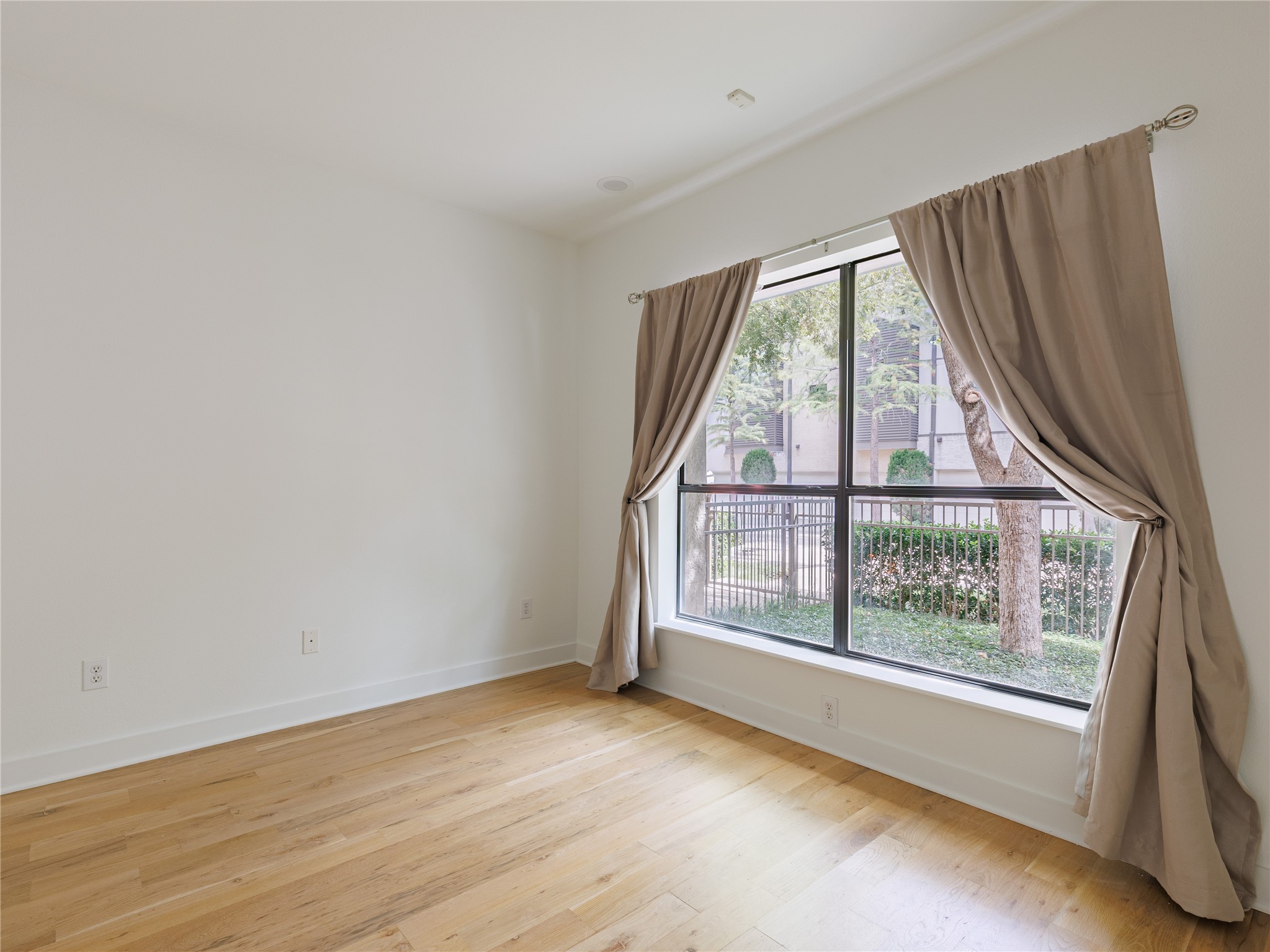 4111 Newton Avenue 17