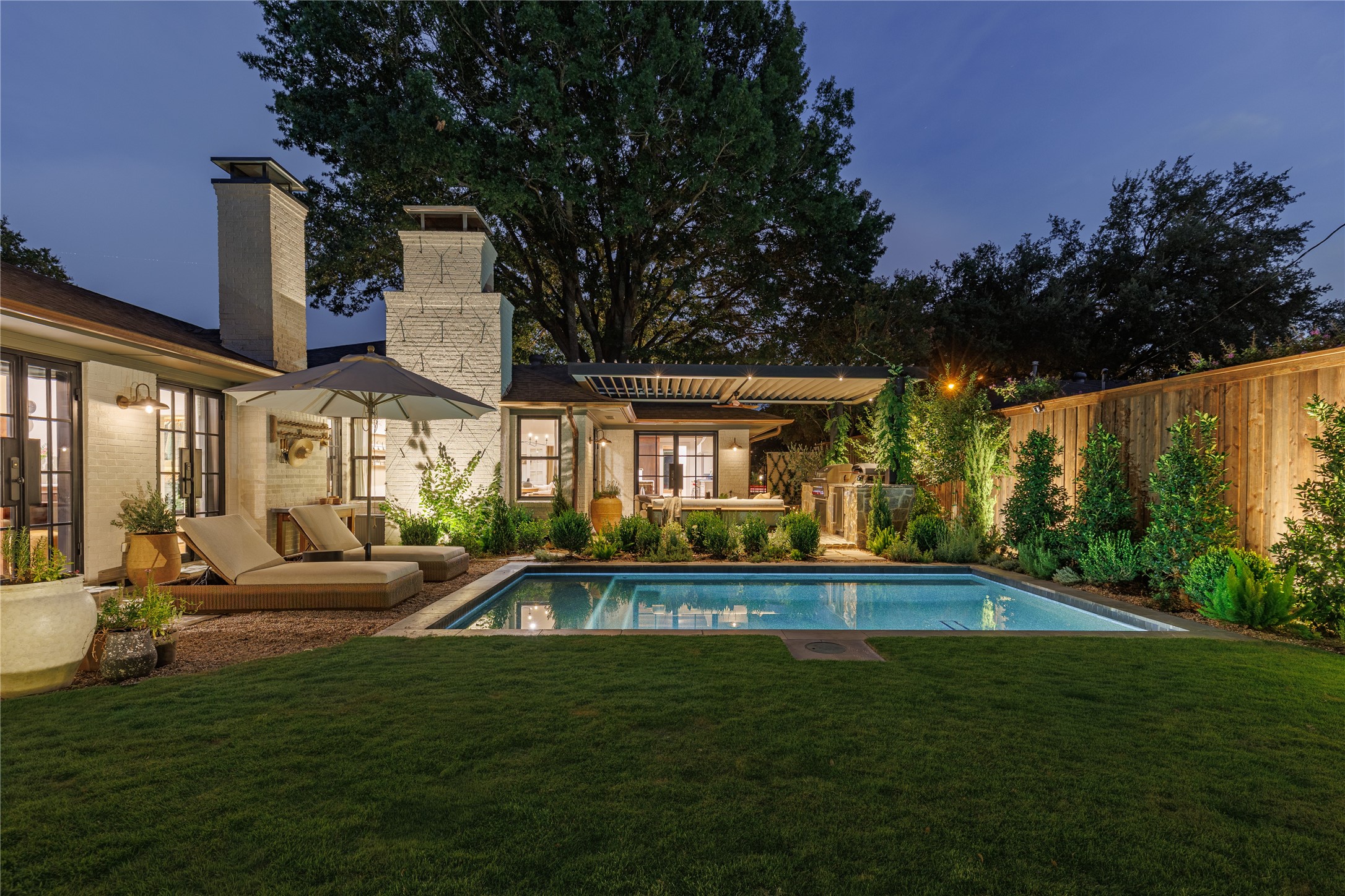 6861 E Mockingbird Lane