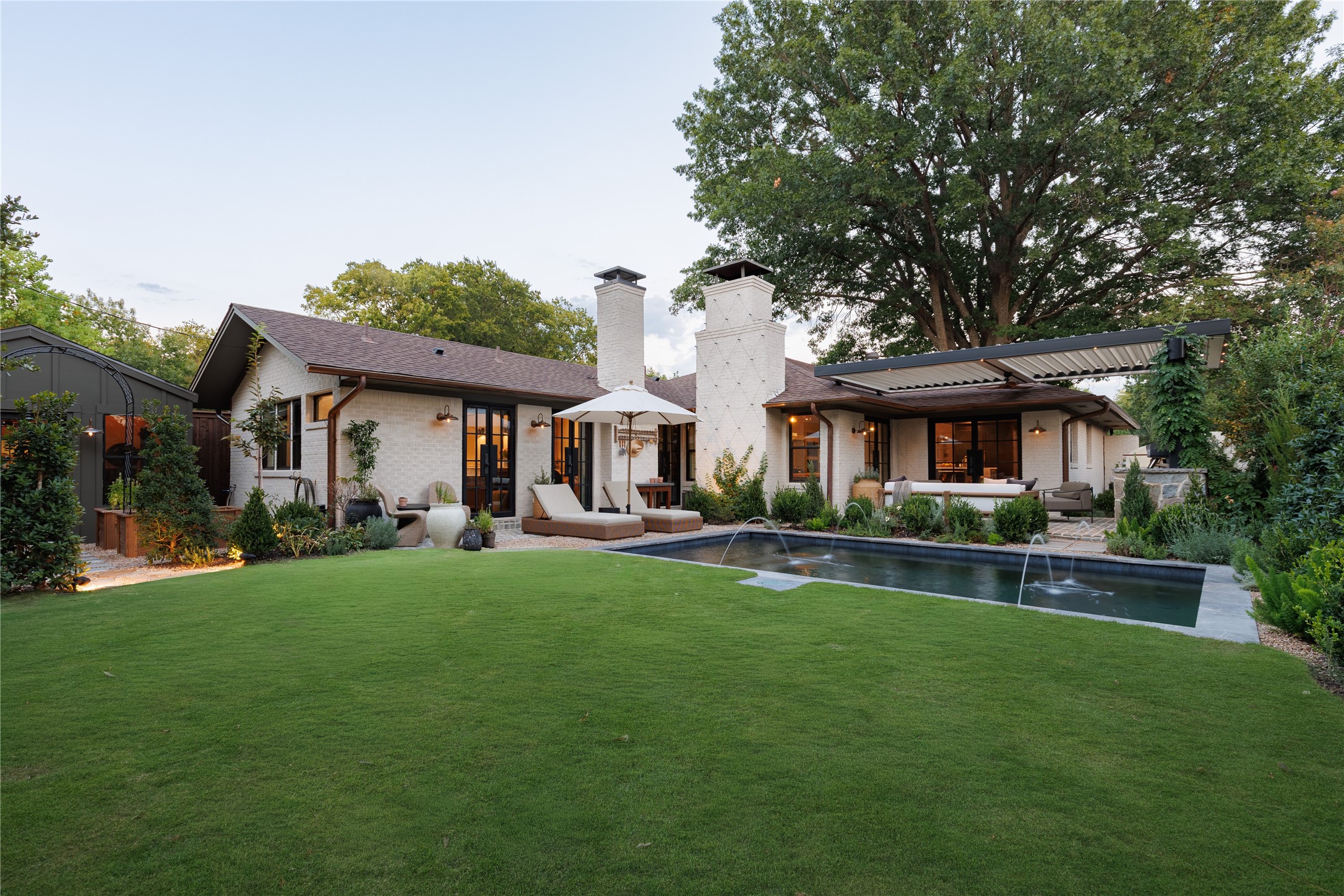 6861 E Mockingbird Lane