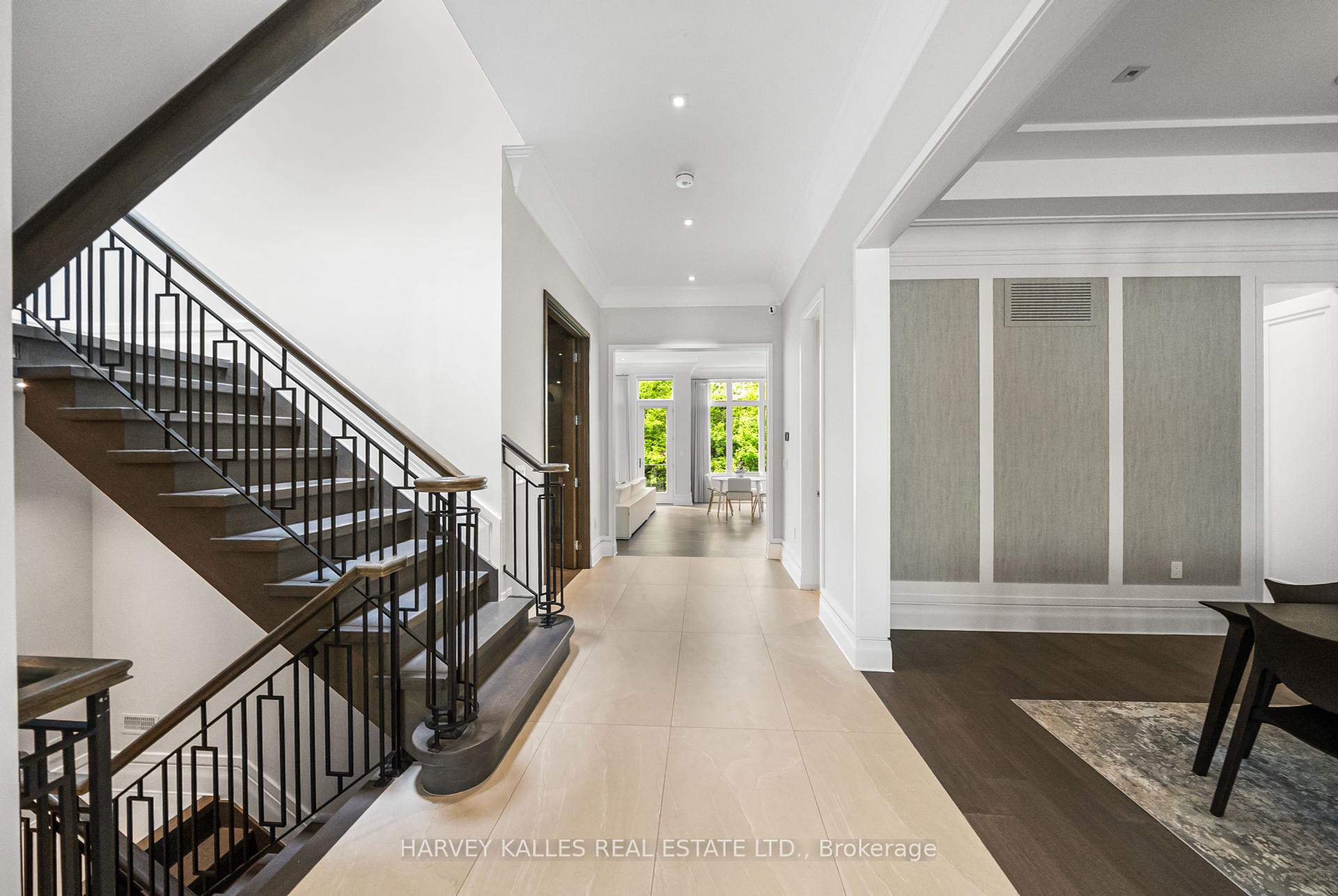 163 Cortleigh Boulevard