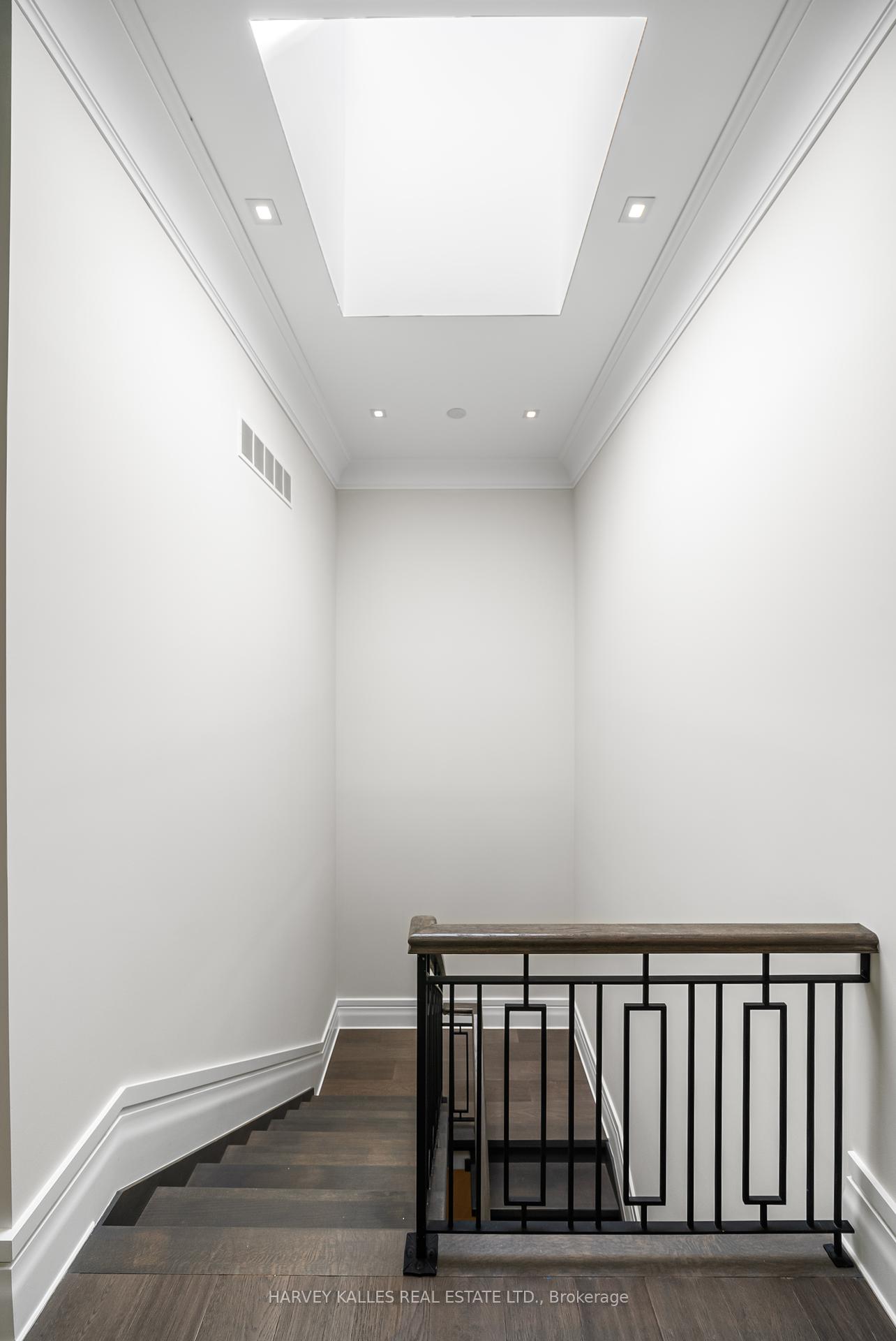 163 Cortleigh Boulevard