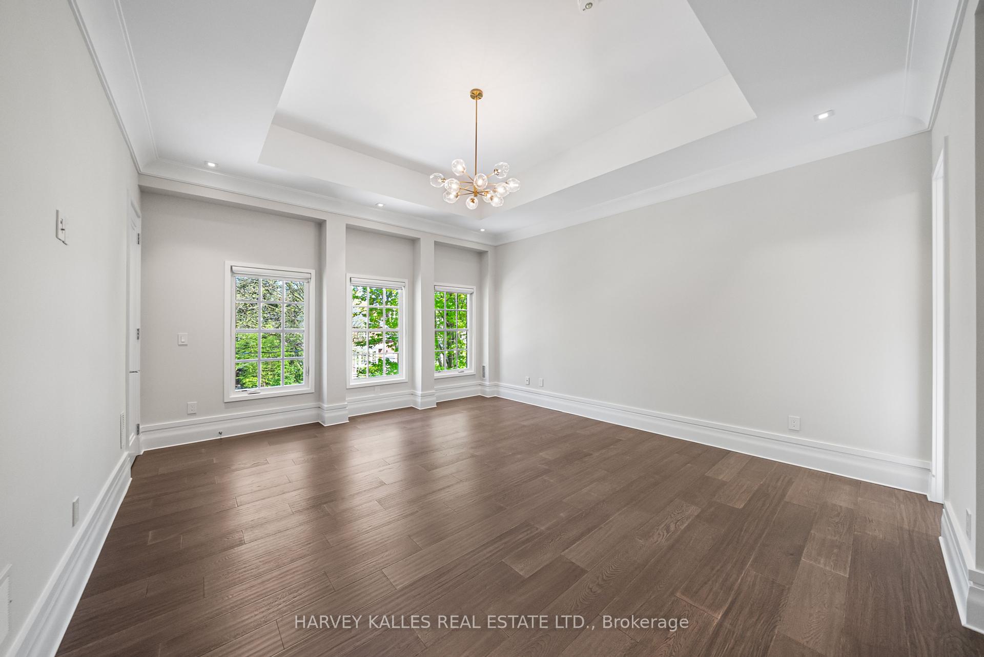 163 Cortleigh Boulevard