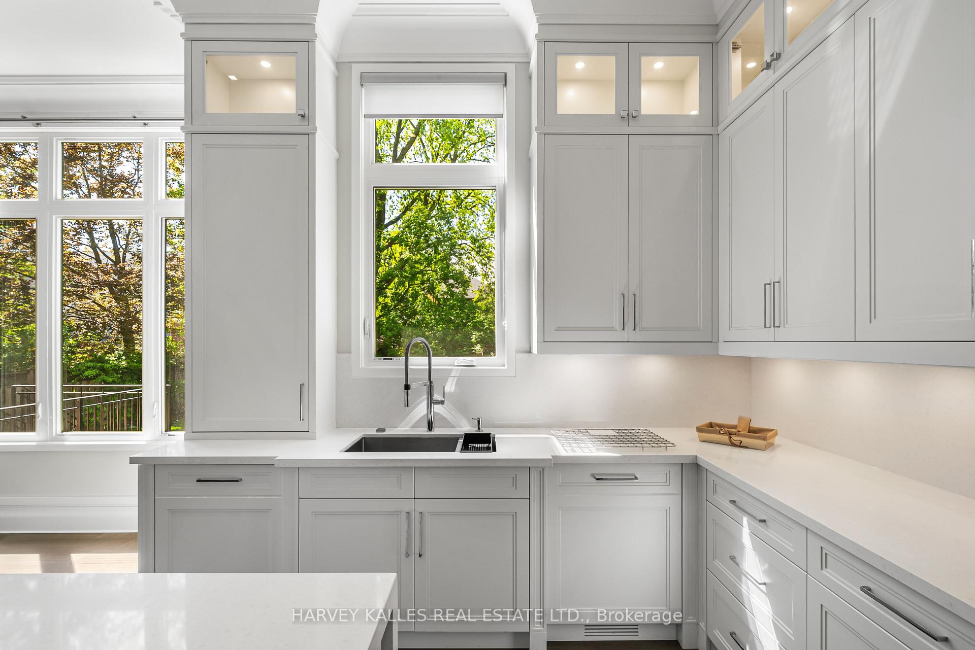 163 Cortleigh Boulevard