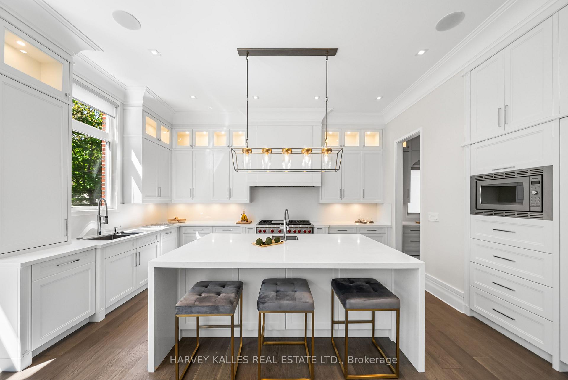 163 Cortleigh Boulevard