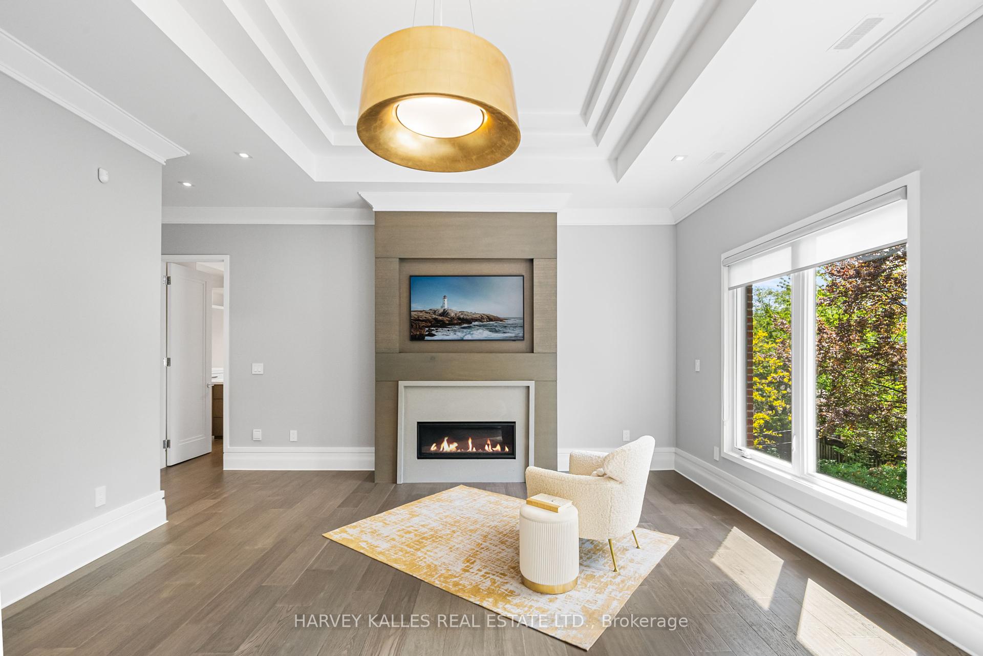 163 Cortleigh Boulevard