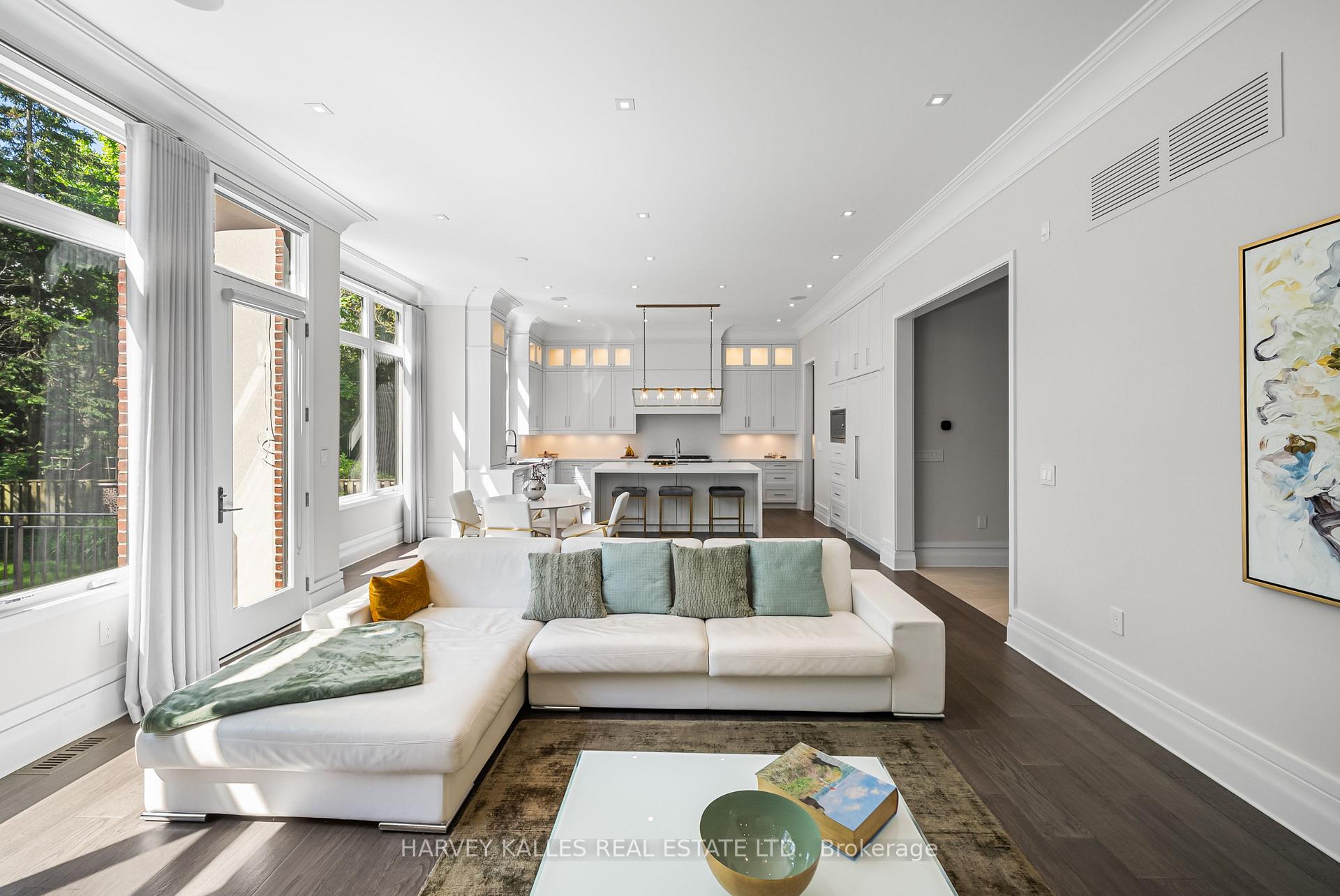 163 Cortleigh Boulevard